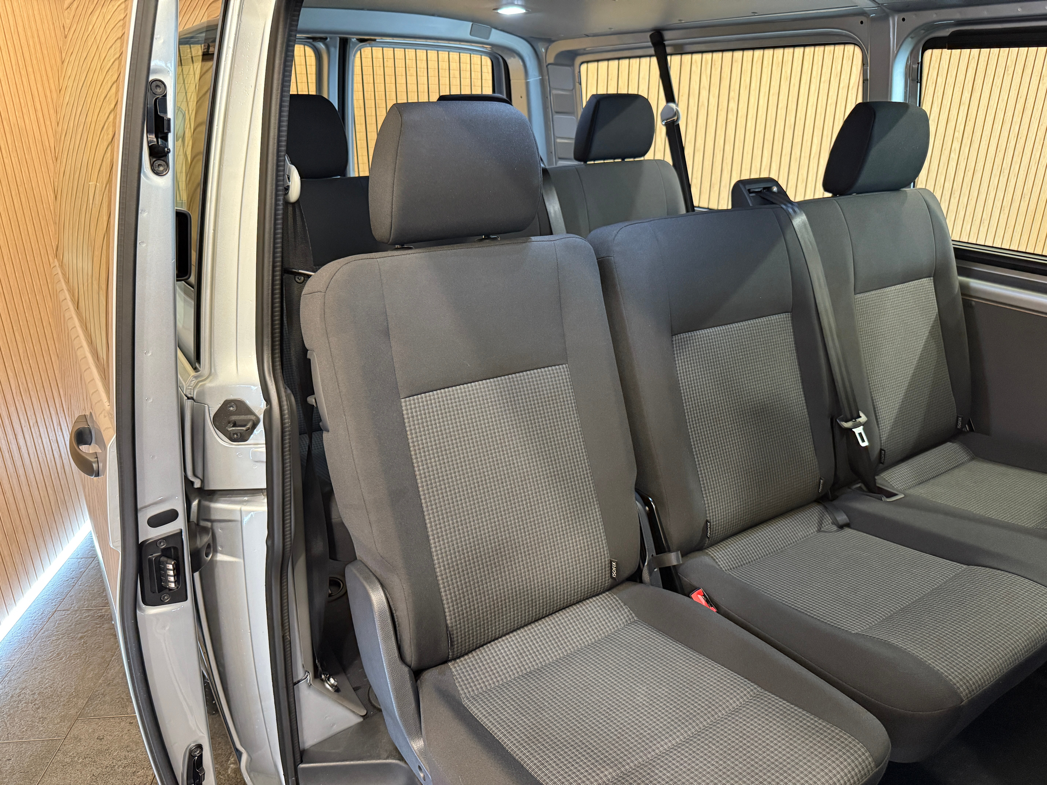 listing desktop thumbnail image 12