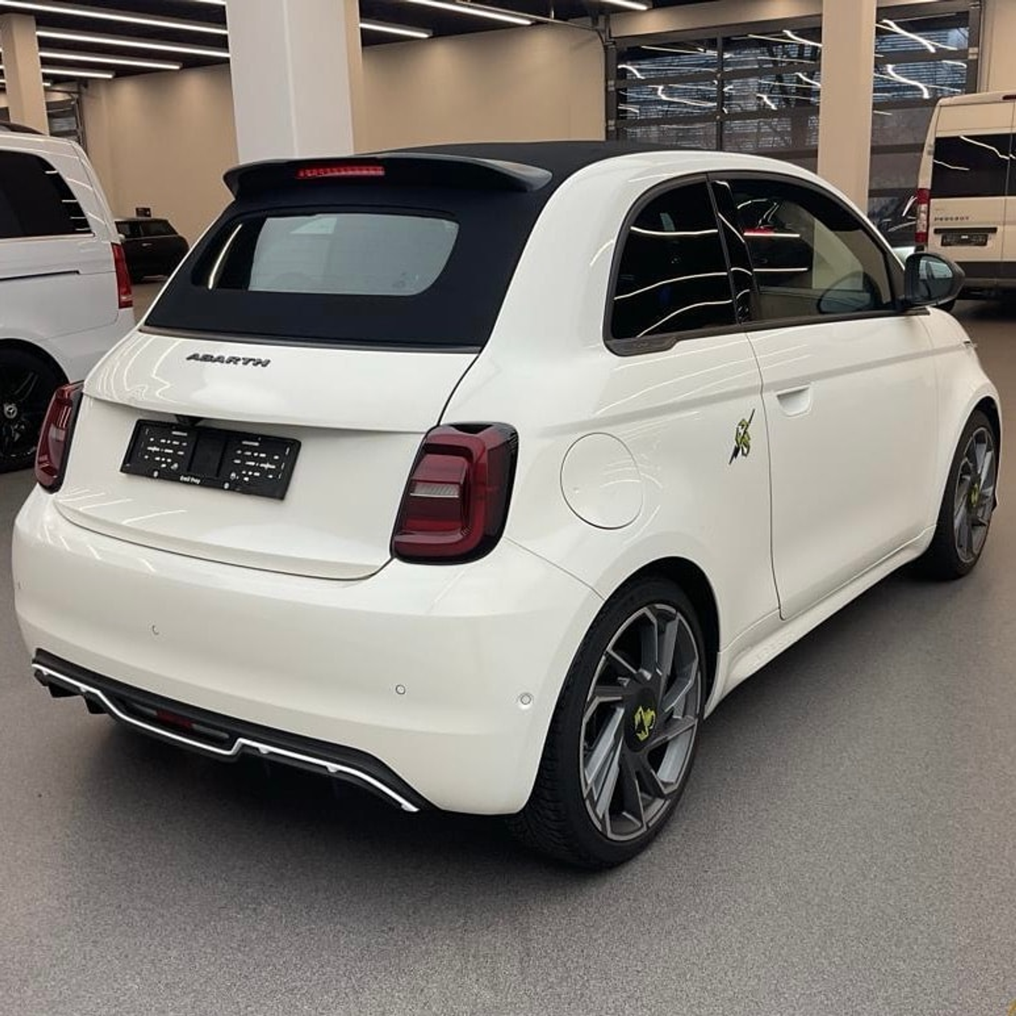 listing desktop thumbnail image 3