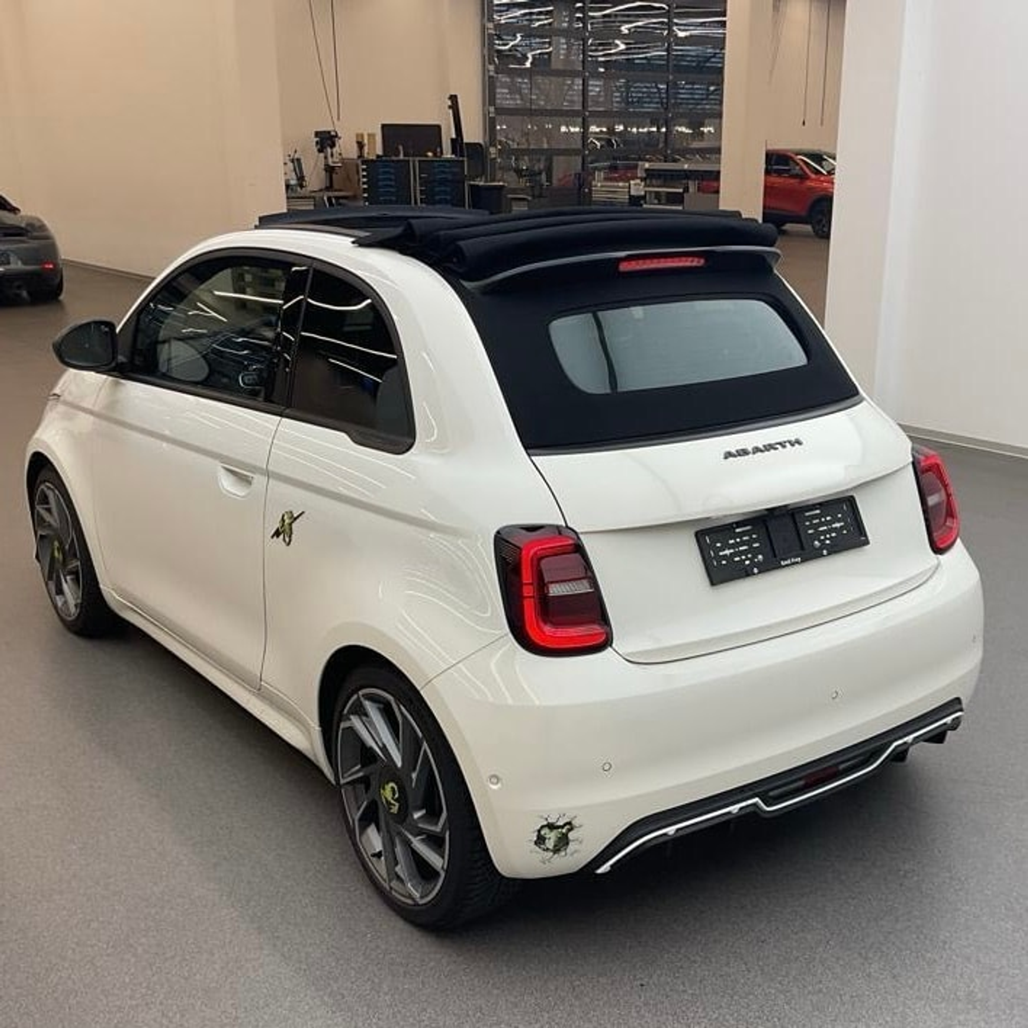 listing desktop thumbnail image 4