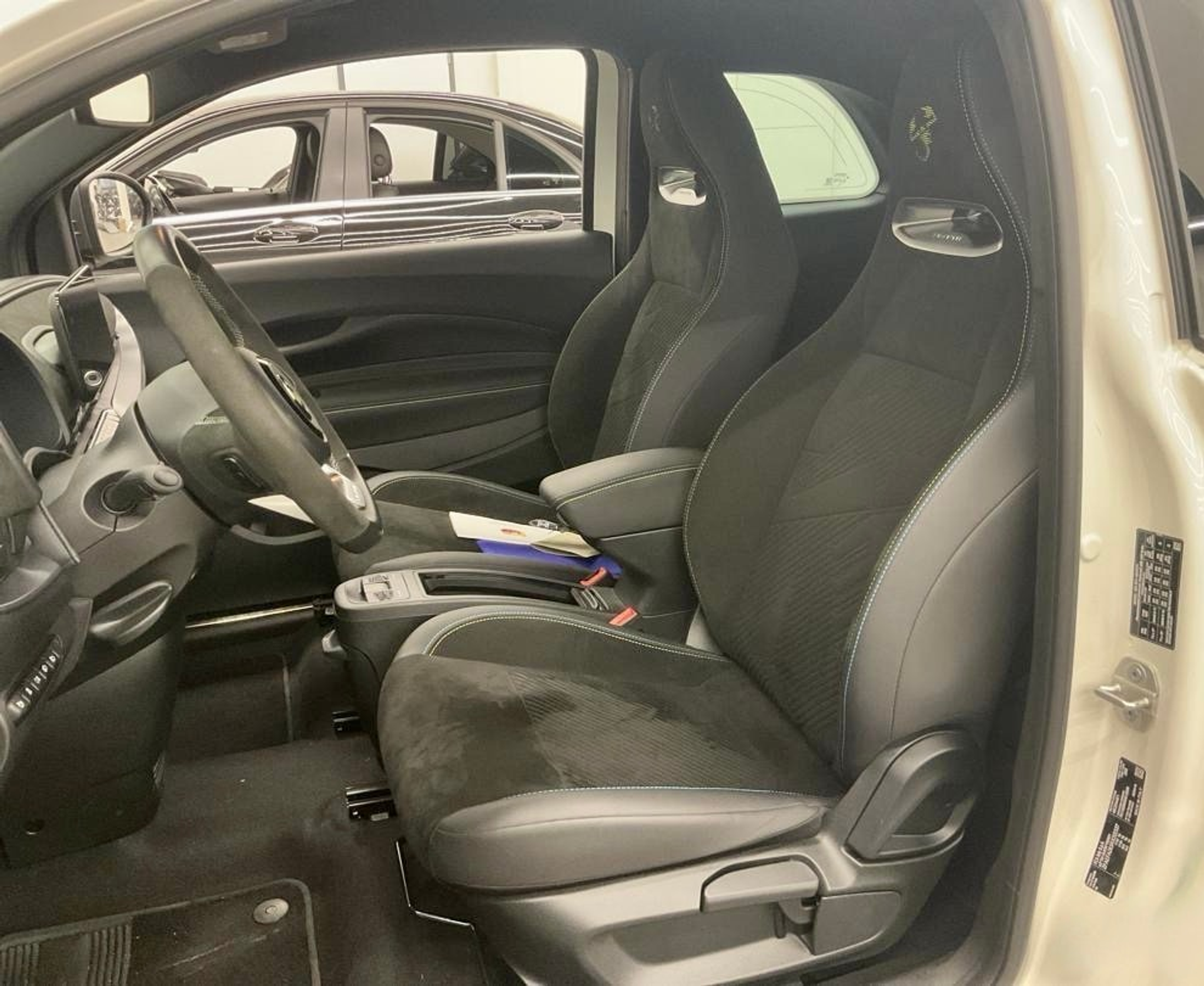 listing desktop thumbnail image 7