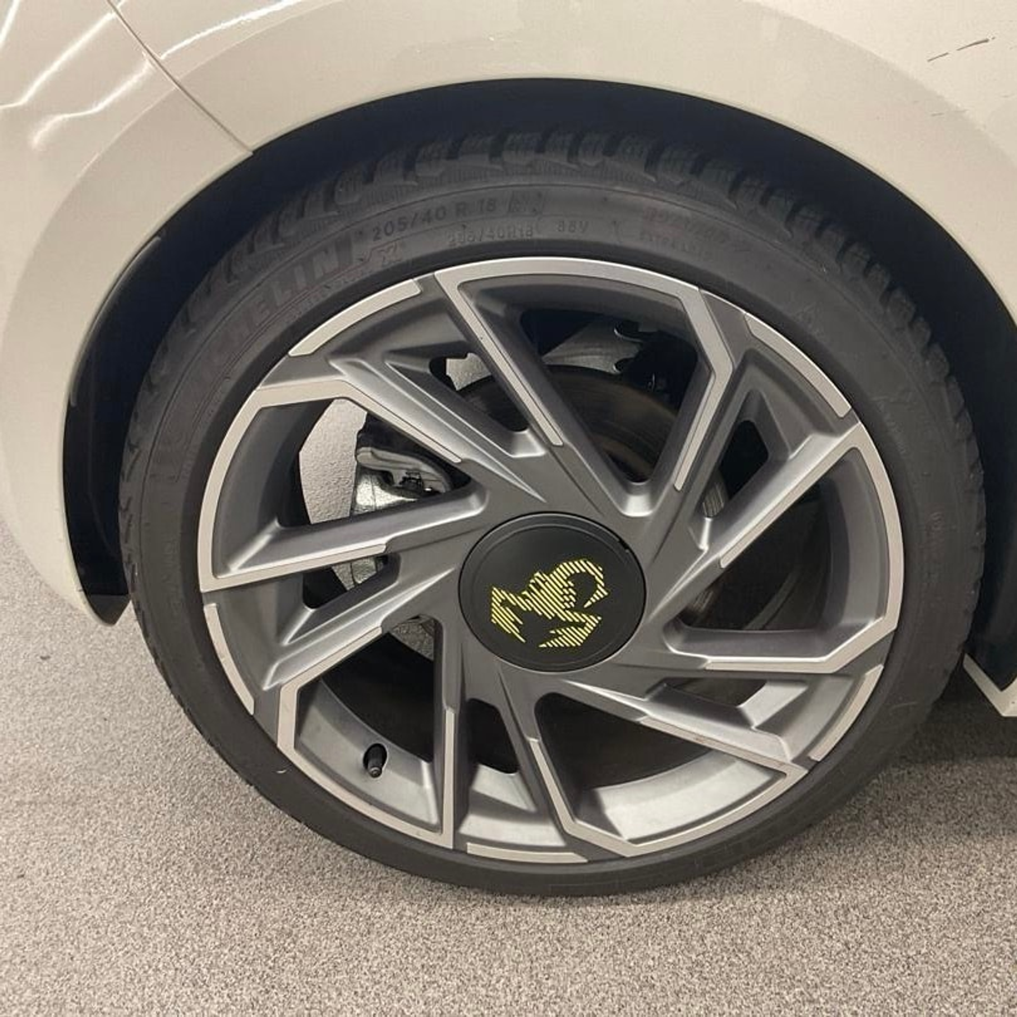 listing desktop thumbnail image 9