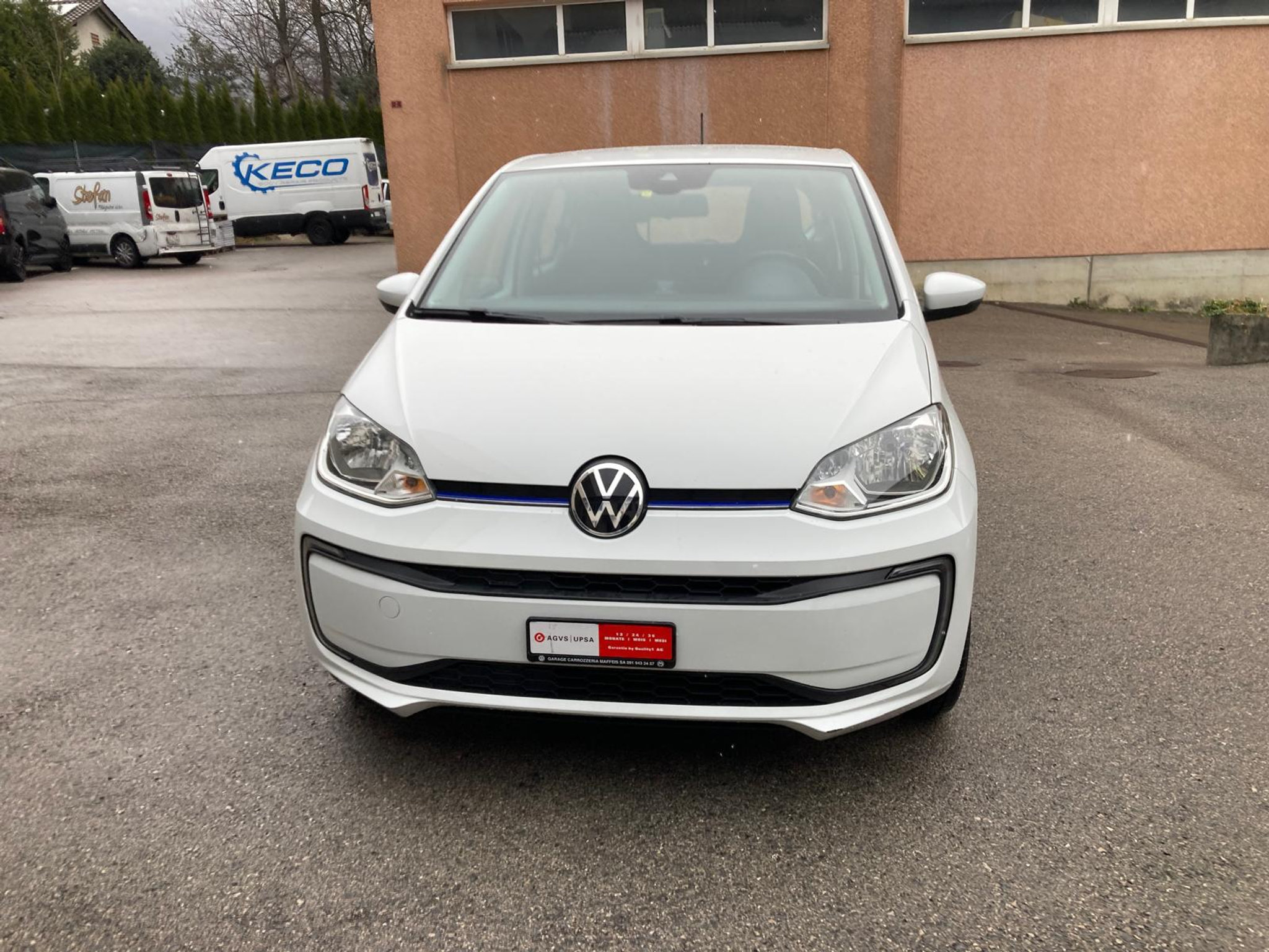 listing desktop thumbnail image 1