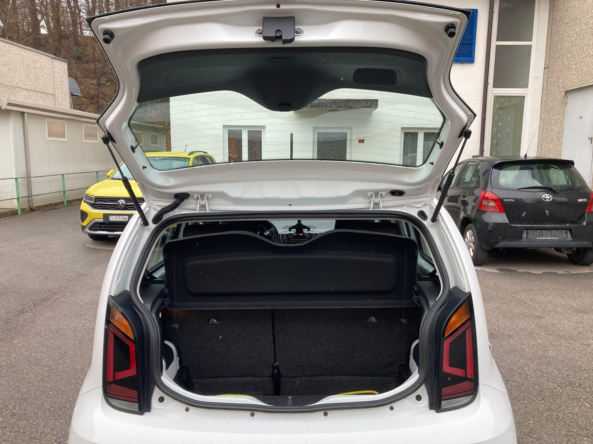 listing desktop thumbnail image 13