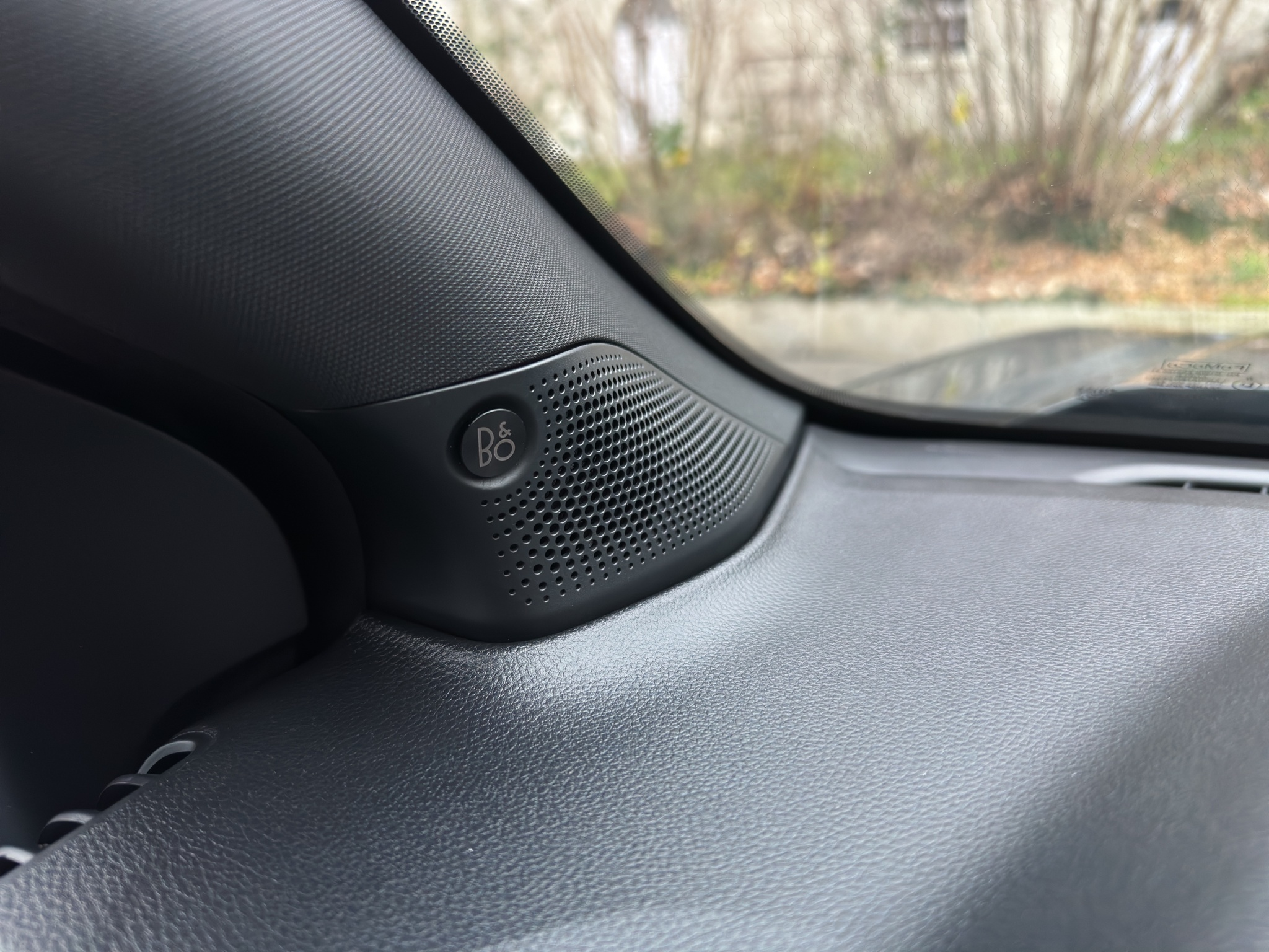 listing desktop thumbnail image 24