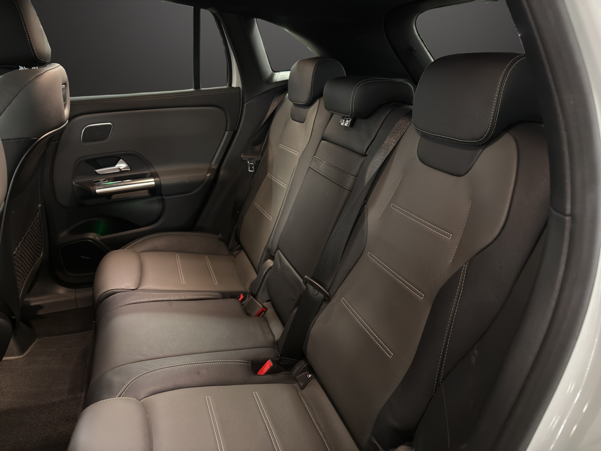 listing desktop thumbnail image 12