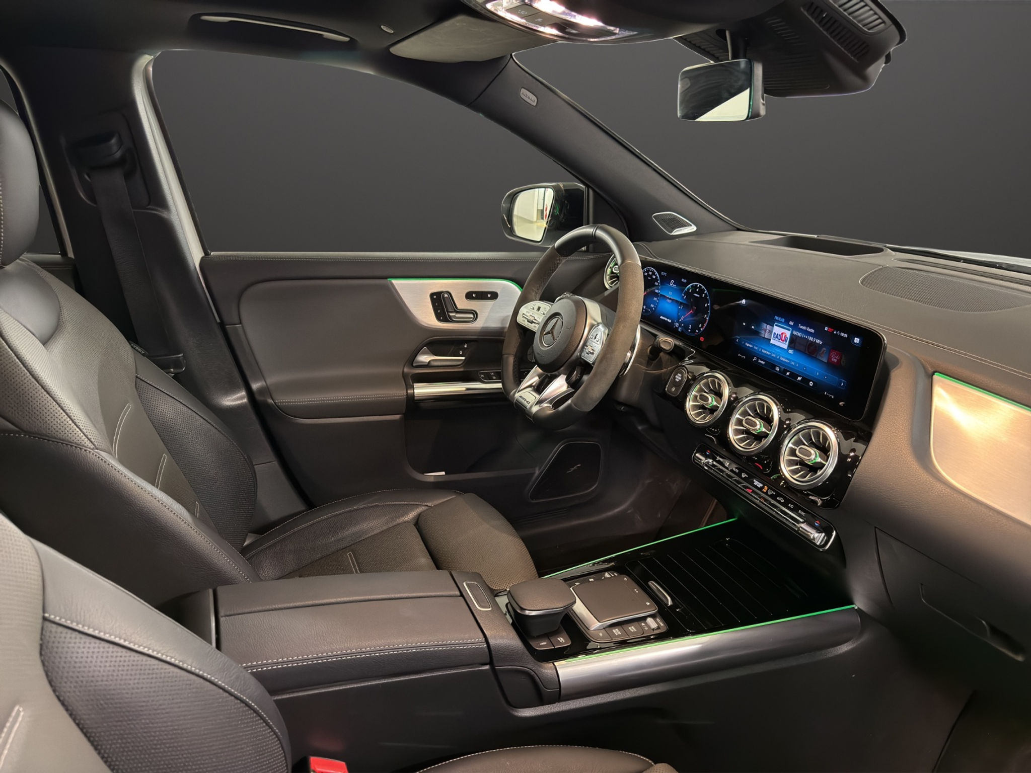 listing desktop thumbnail image 11