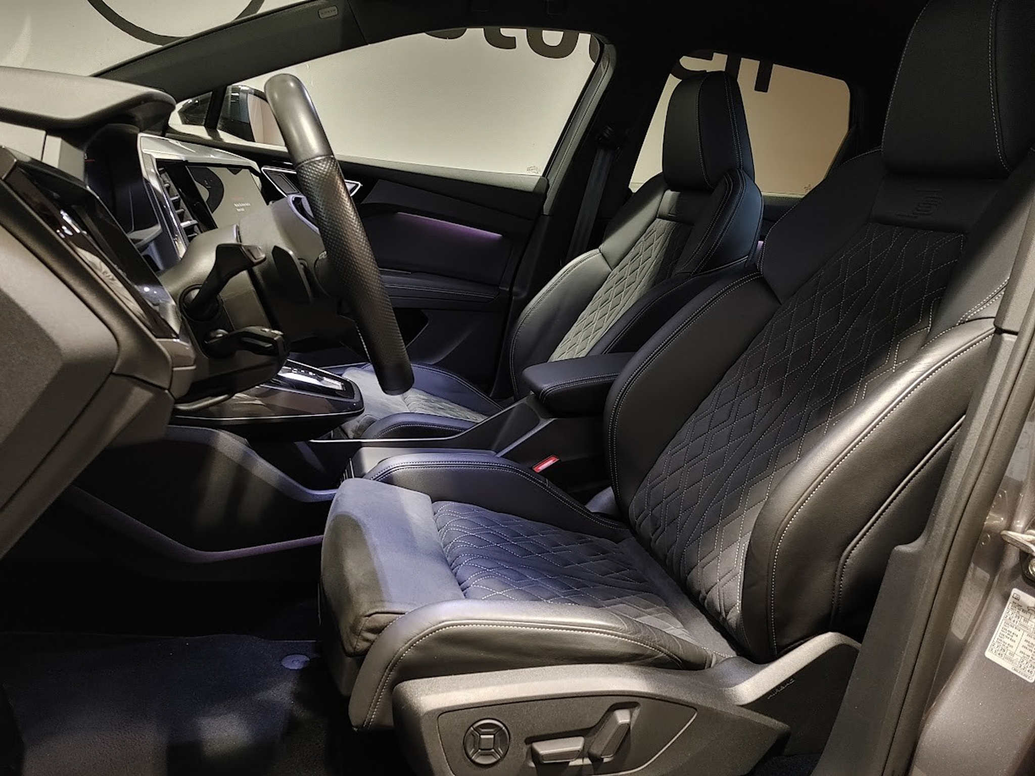 listing desktop thumbnail image 4