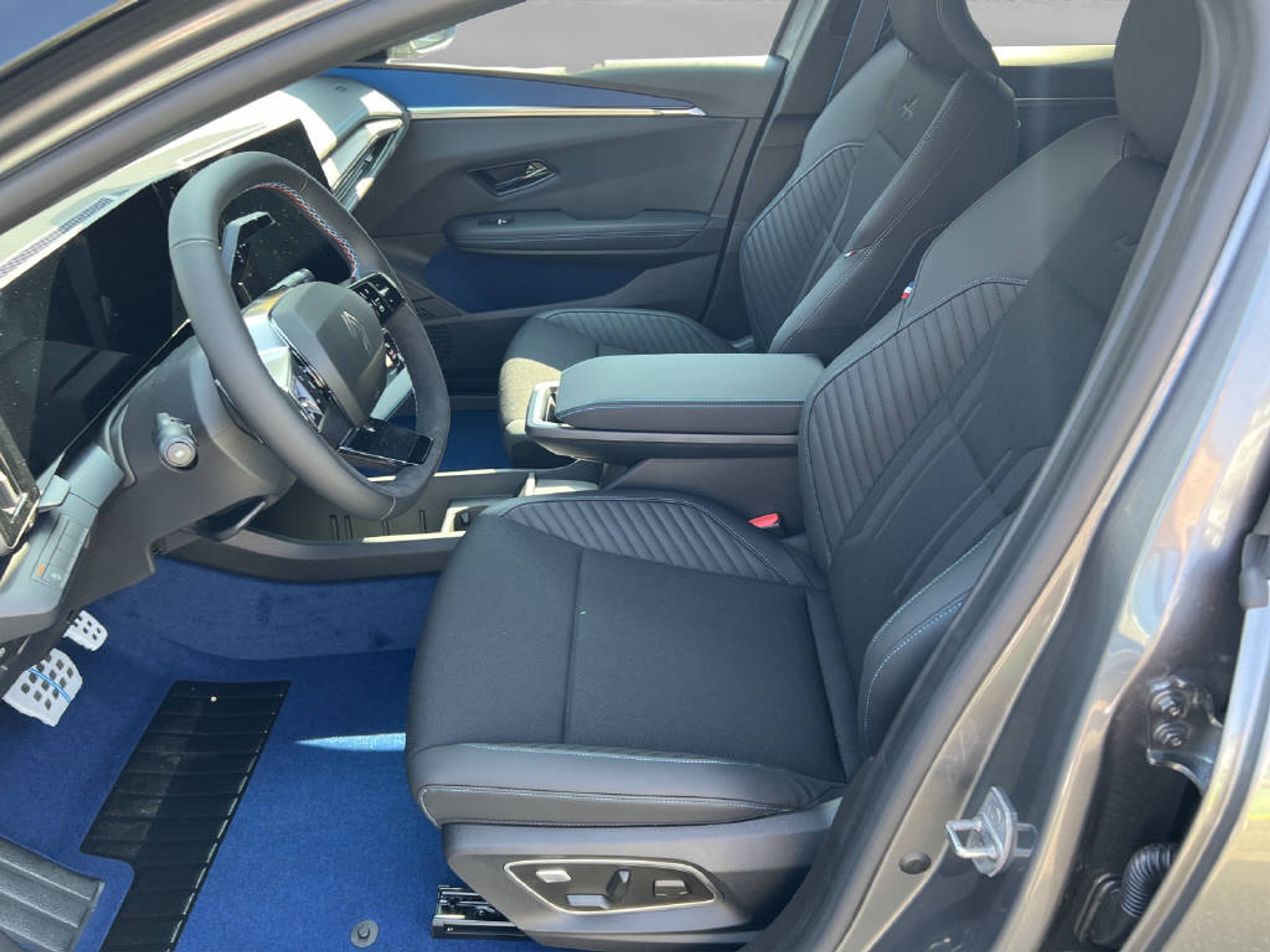 listing desktop thumbnail image 3