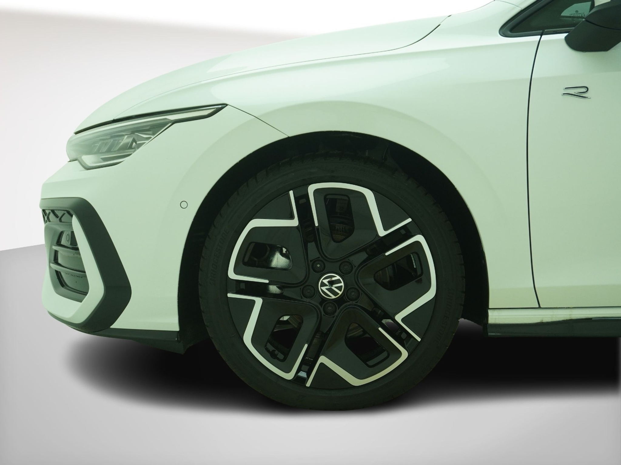 listing desktop thumbnail image 9