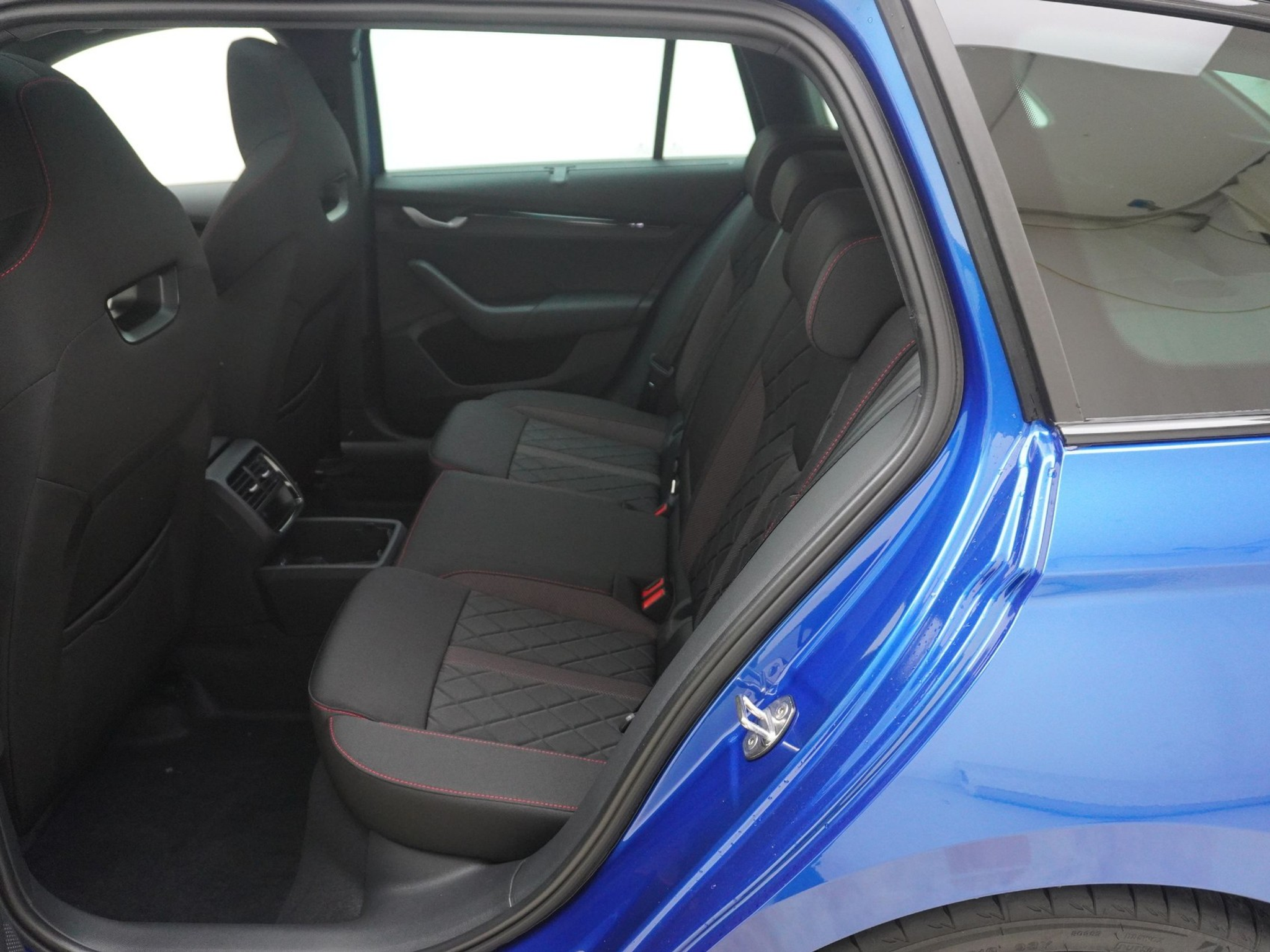 listing desktop thumbnail image 15