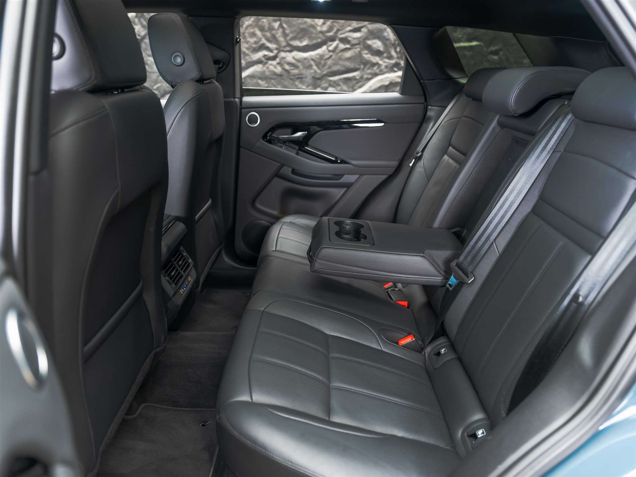 listing desktop thumbnail image 13