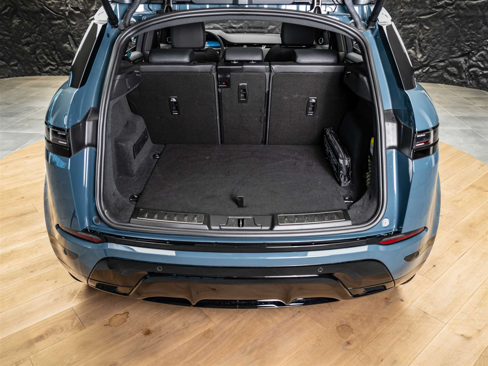 listing desktop thumbnail image 45