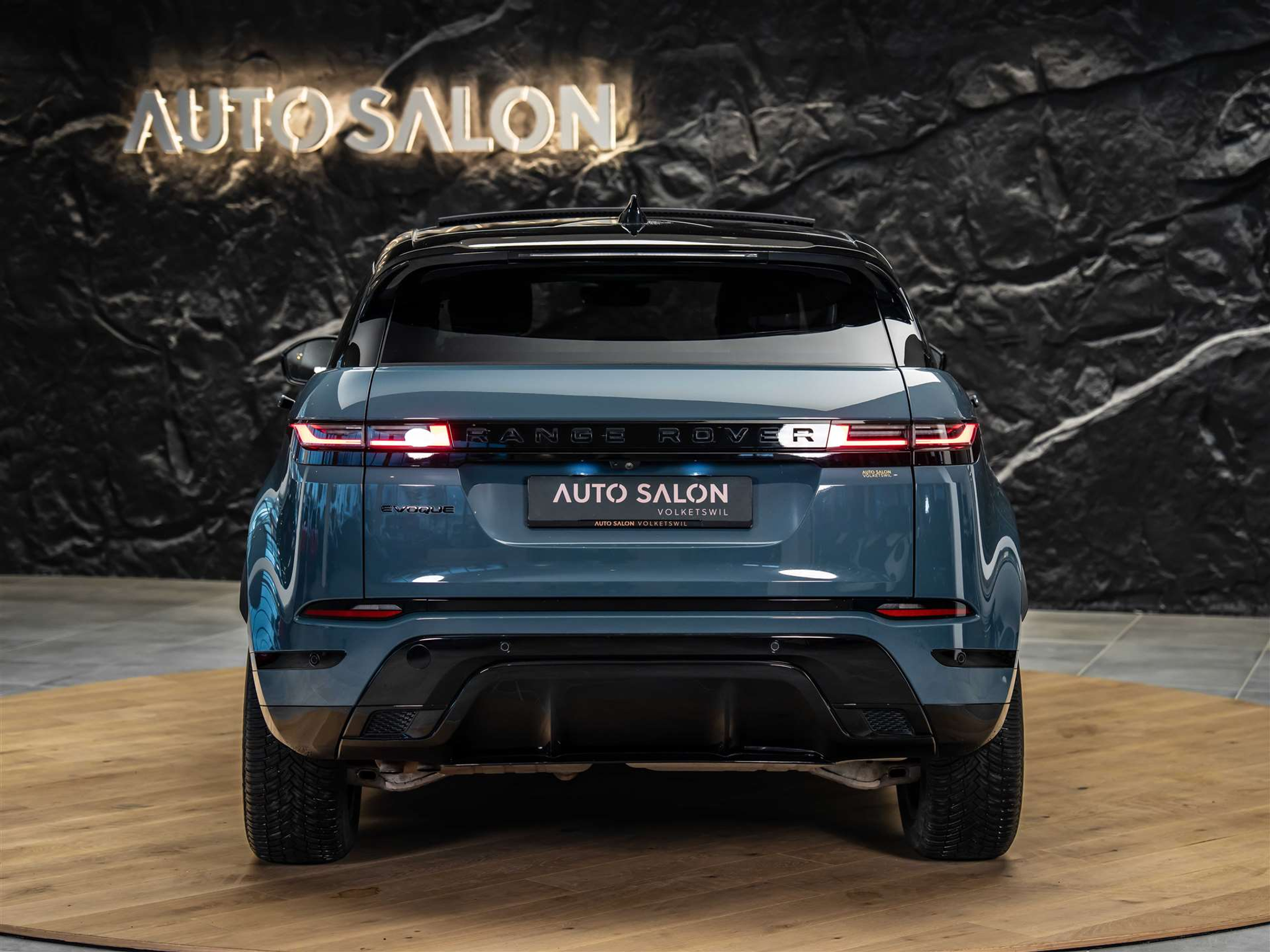 listing desktop thumbnail image 3