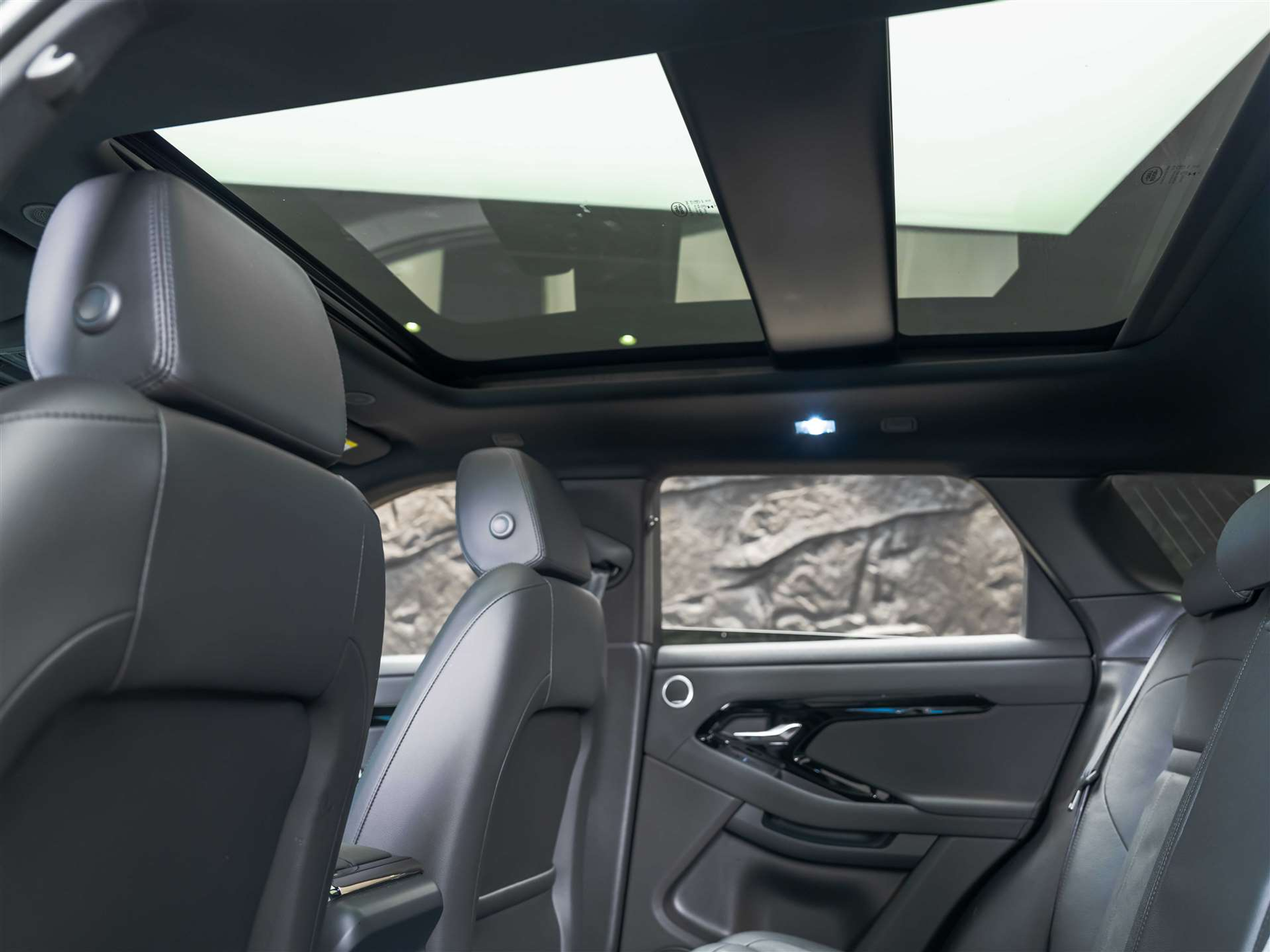 listing desktop thumbnail image 12