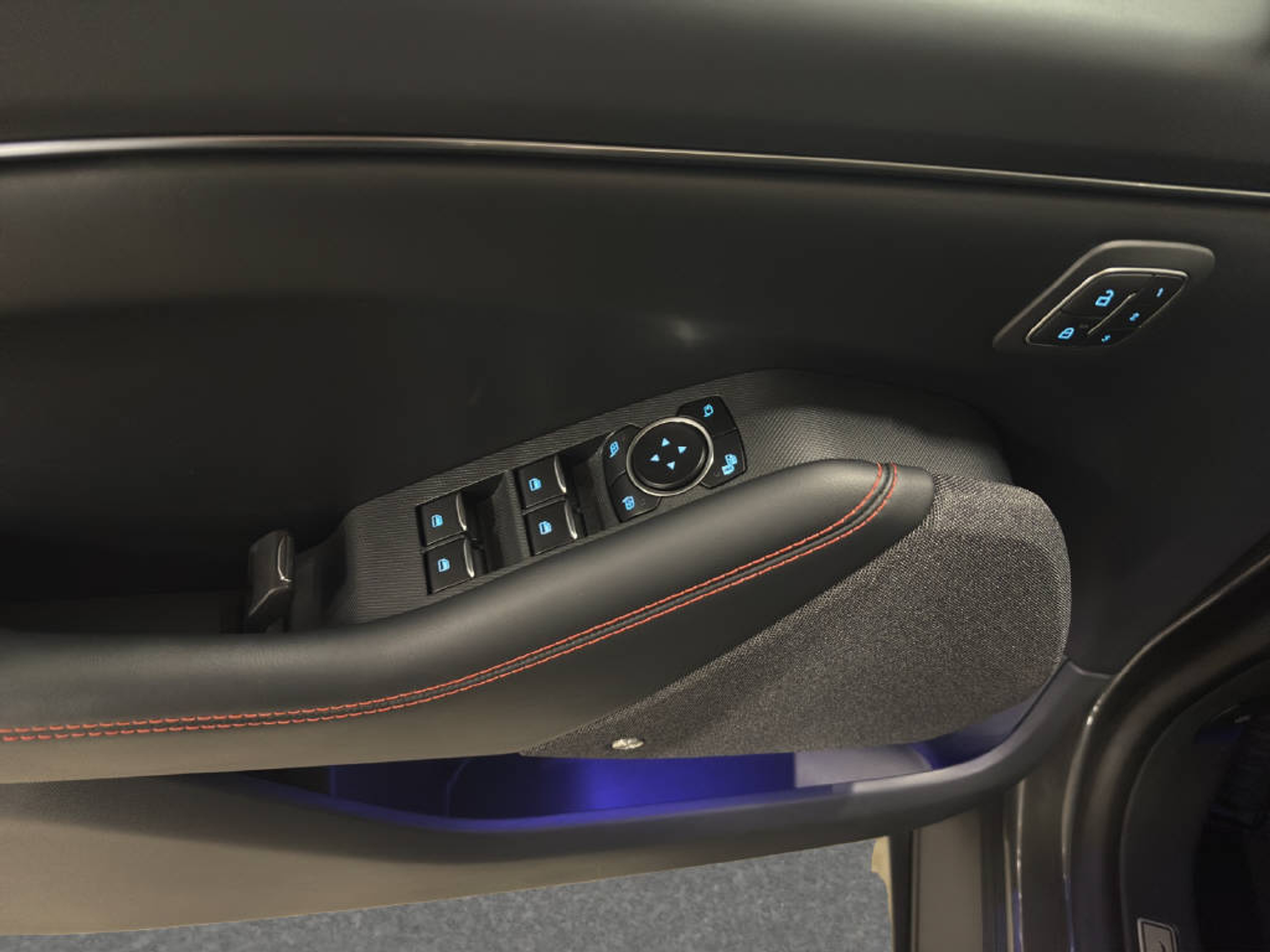 listing desktop thumbnail image 11