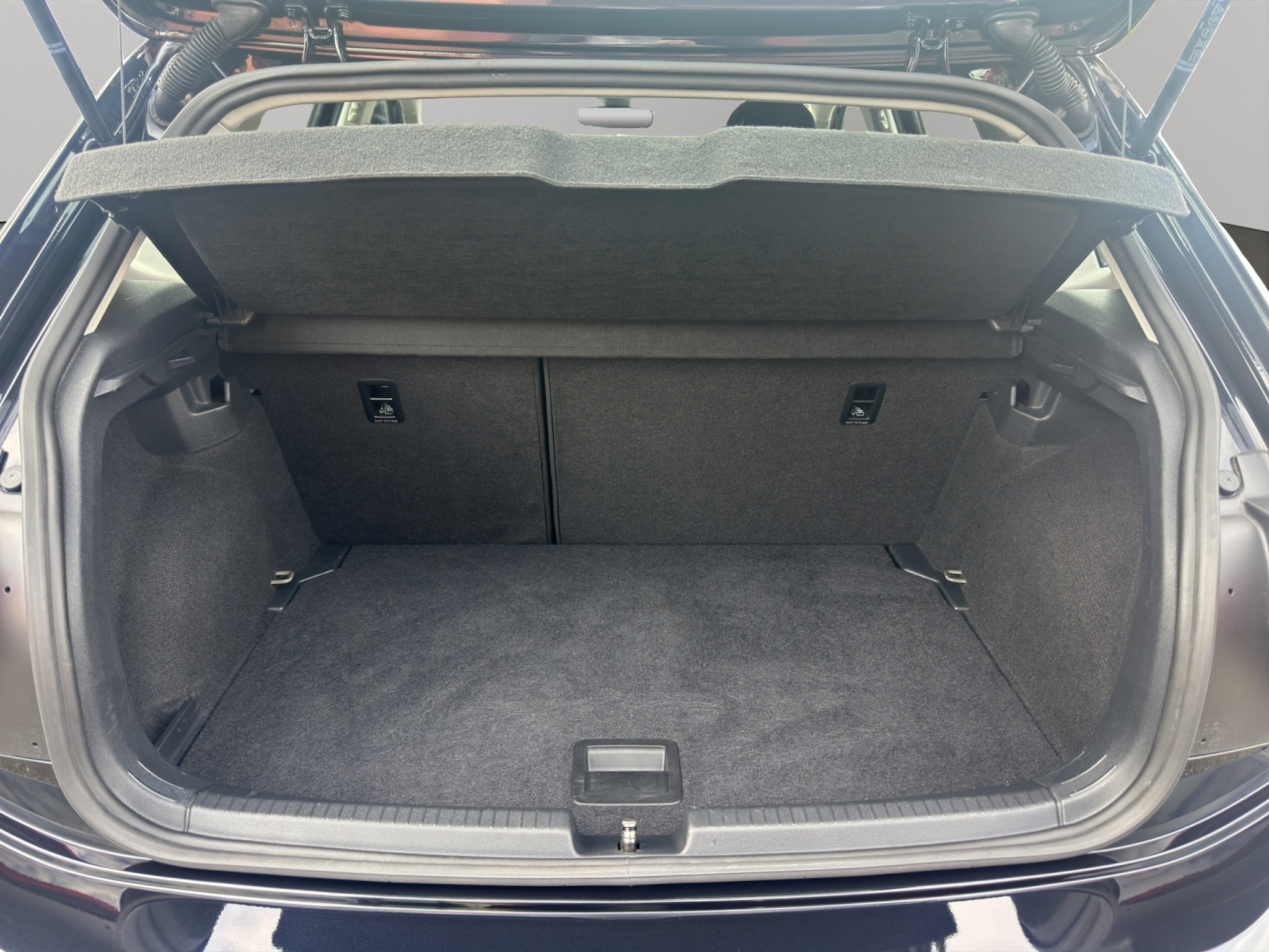 listing desktop thumbnail image 15