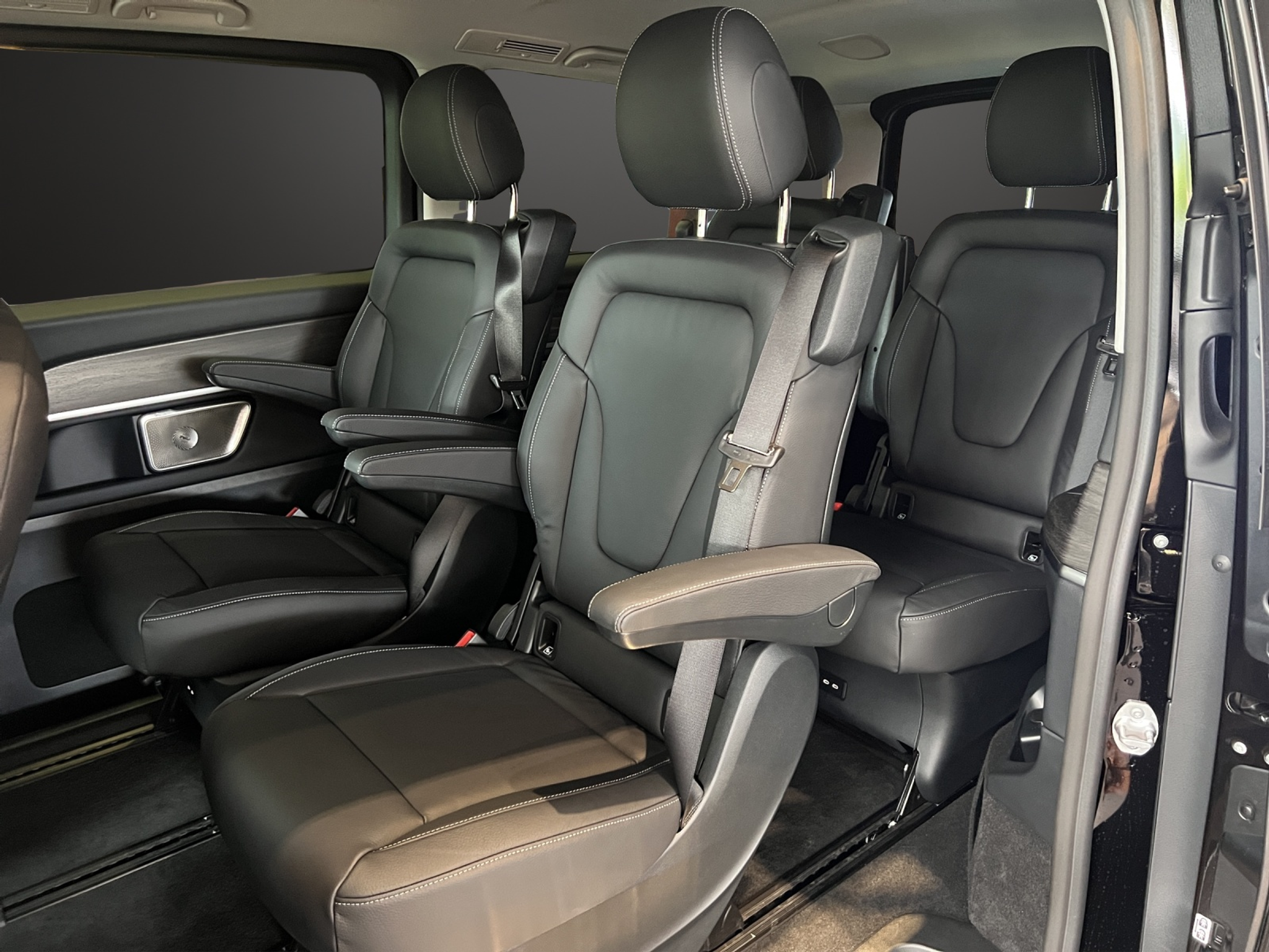 listing desktop thumbnail image 14