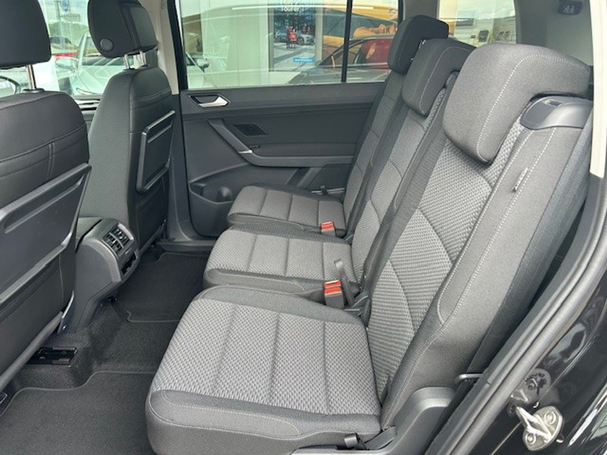 listing desktop thumbnail image 6