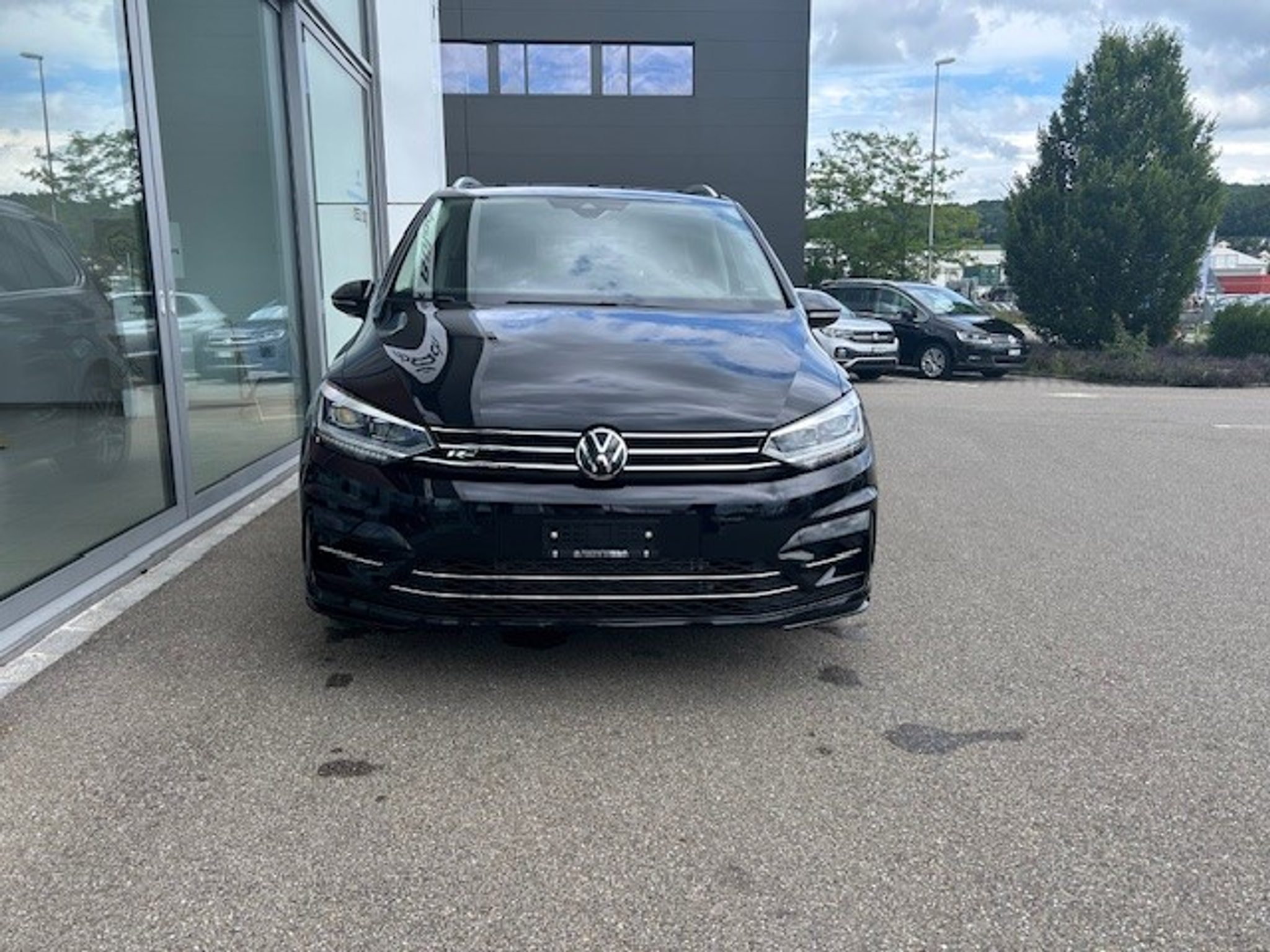 listing desktop thumbnail image 1