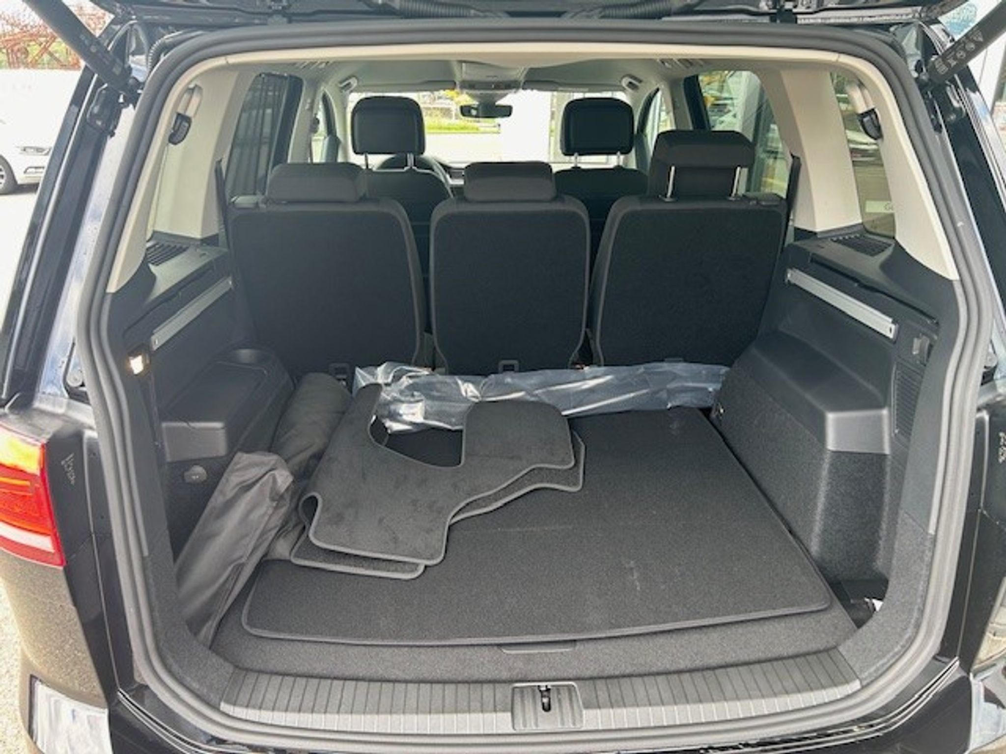 listing desktop thumbnail image 8