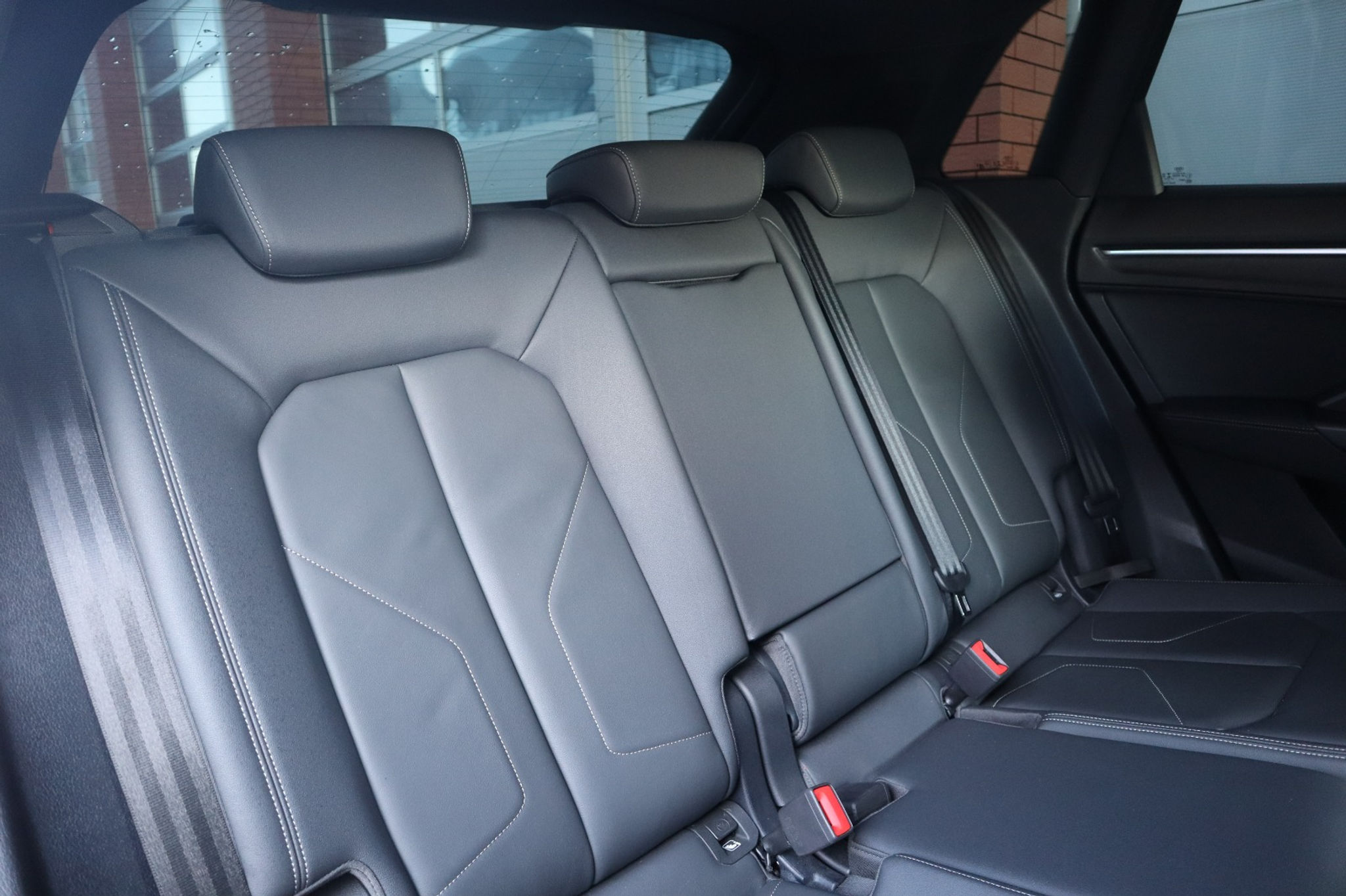 listing desktop thumbnail image 10