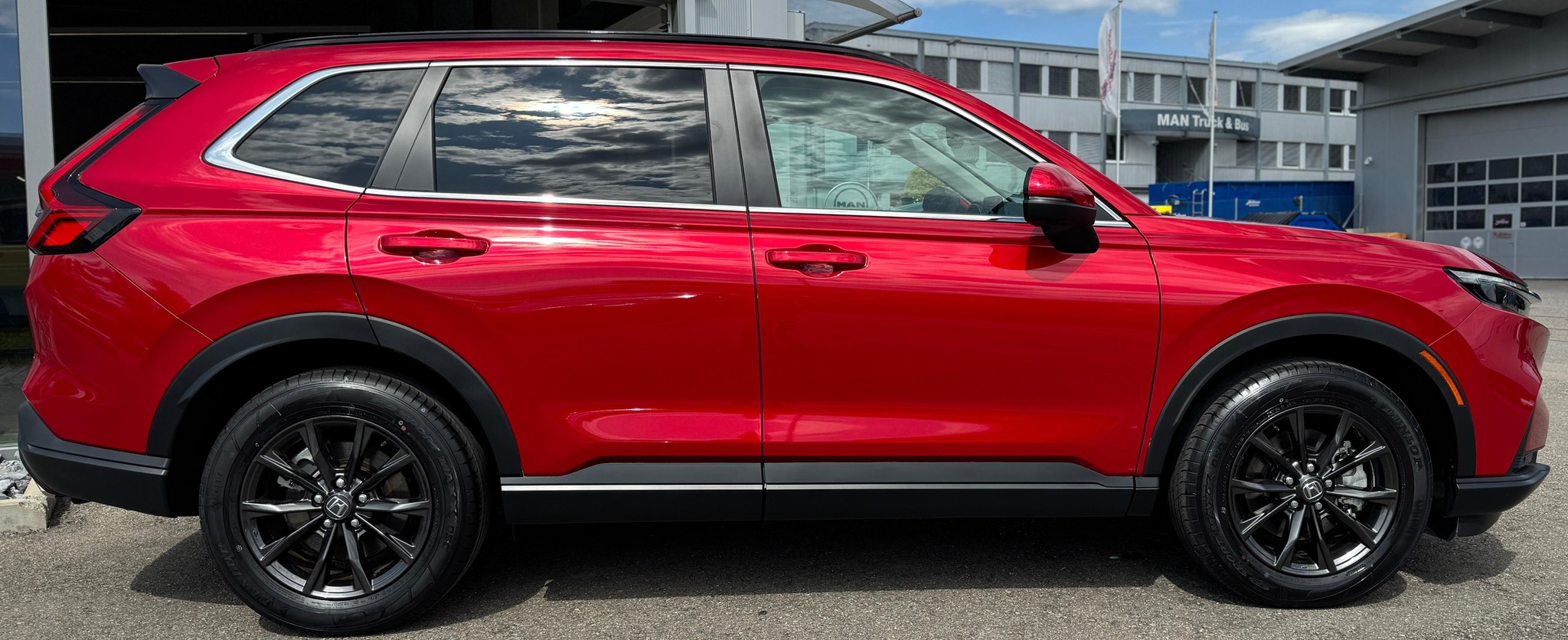 listing desktop thumbnail image 4