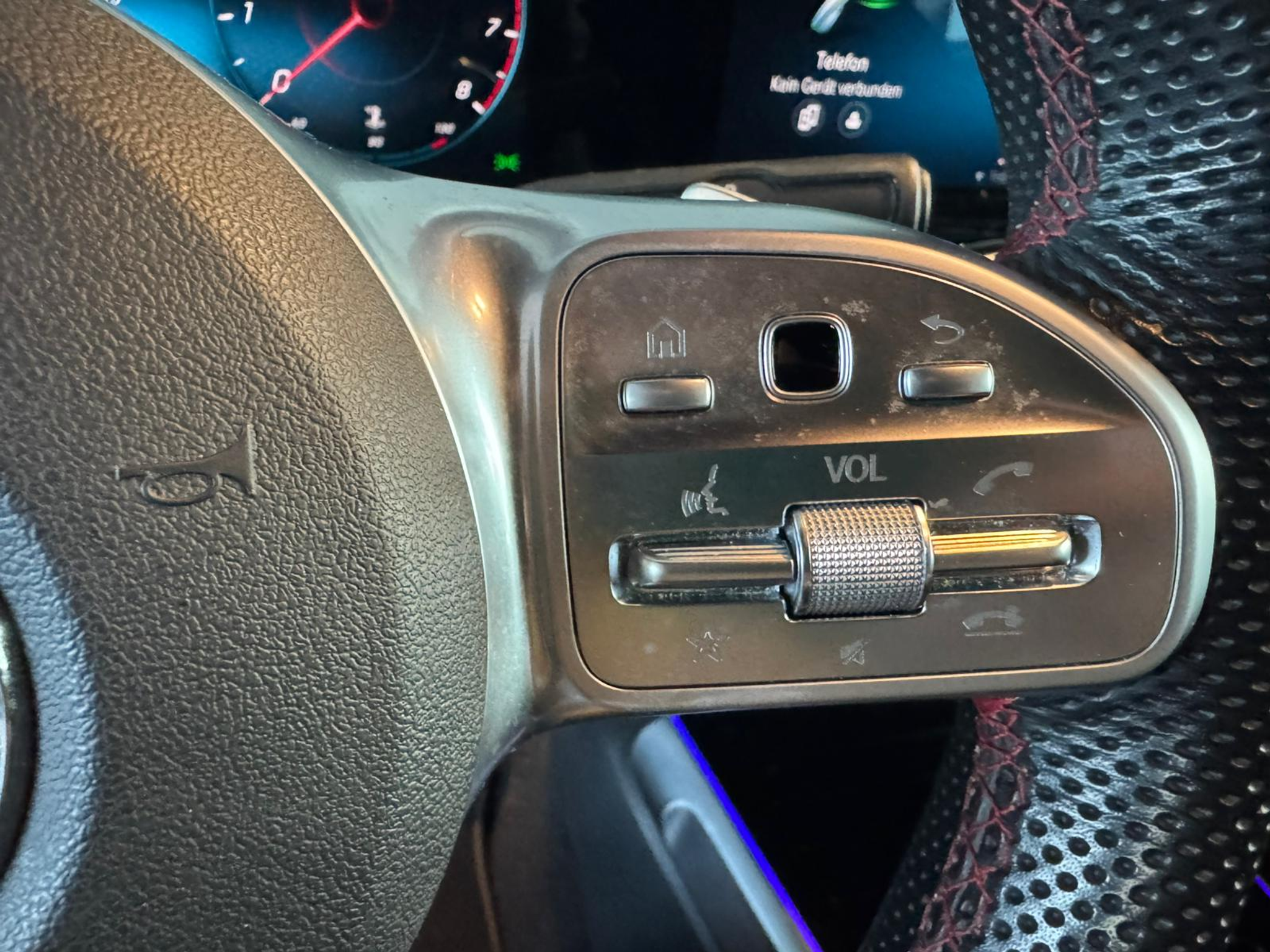 listing desktop thumbnail image 23