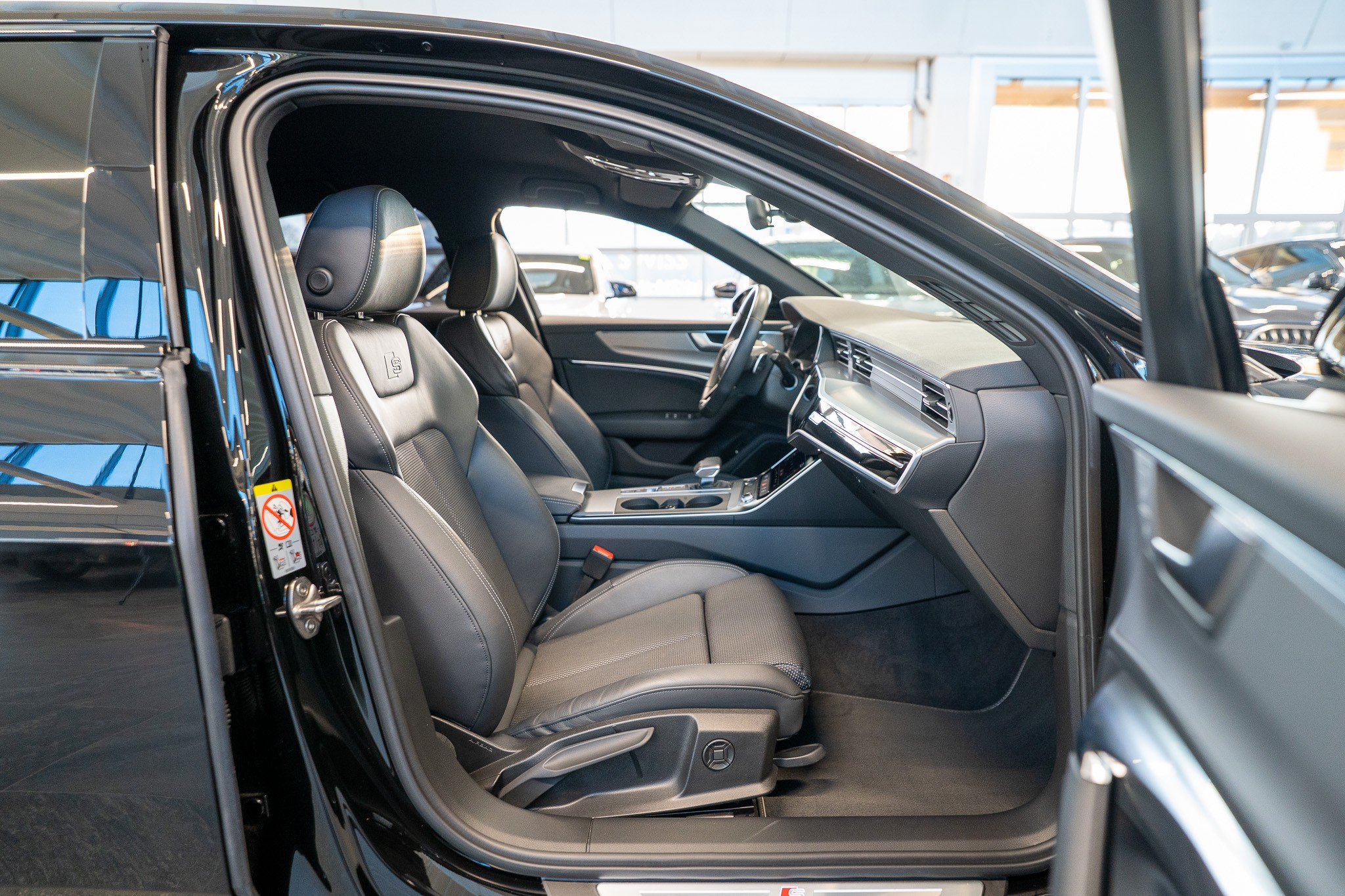 listing desktop thumbnail image 13