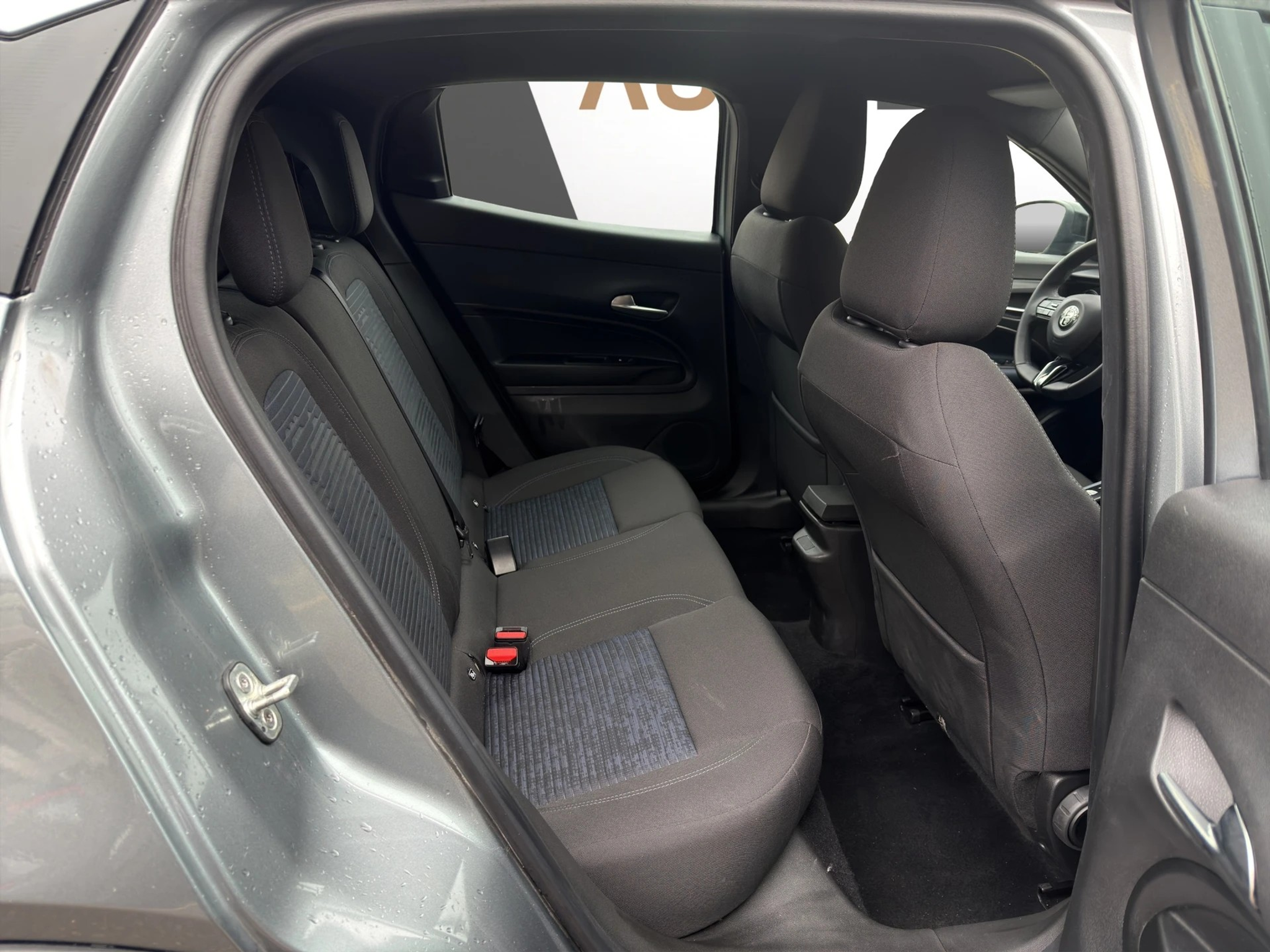 listing desktop thumbnail image 18