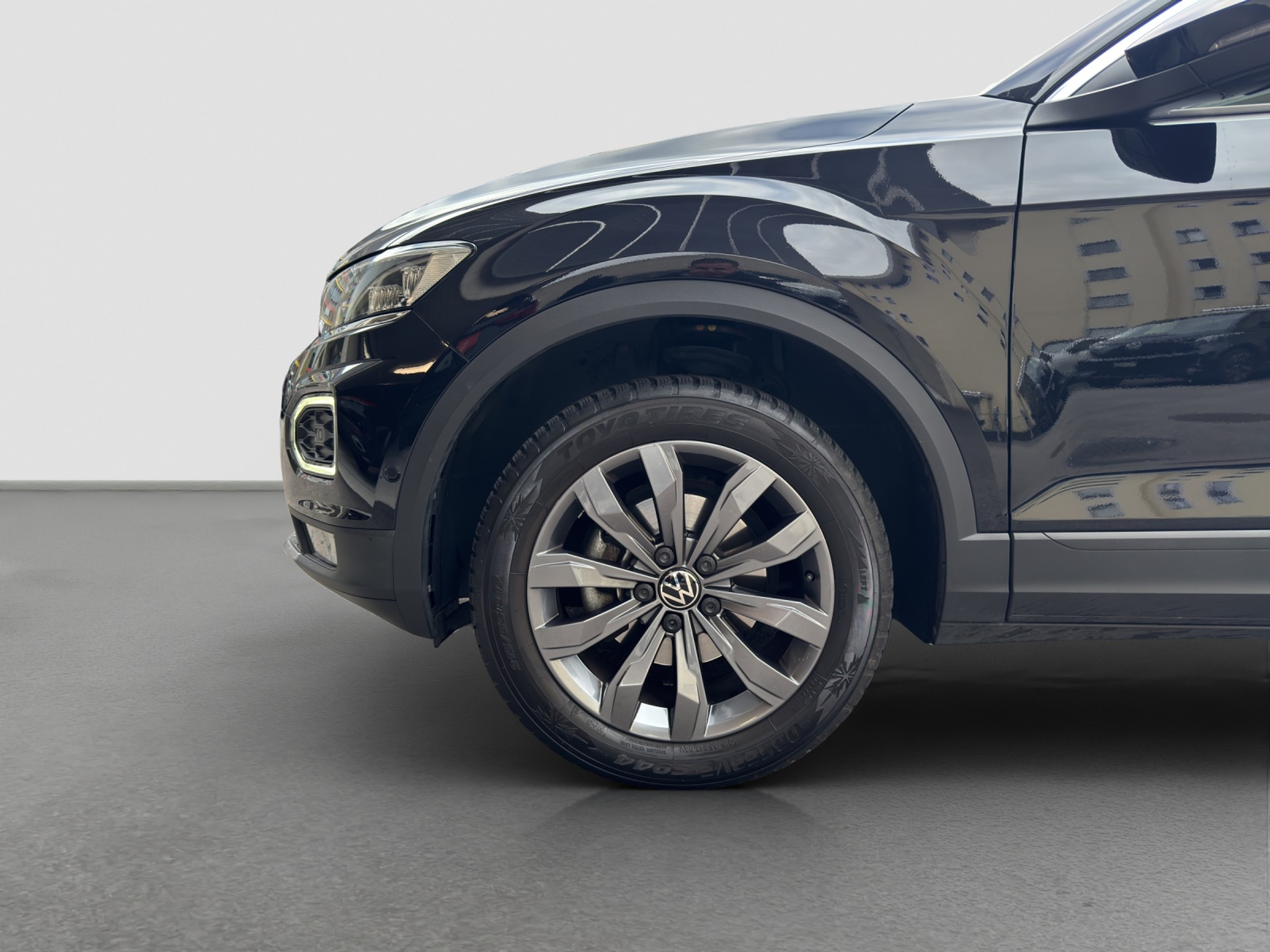 listing desktop thumbnail image 4