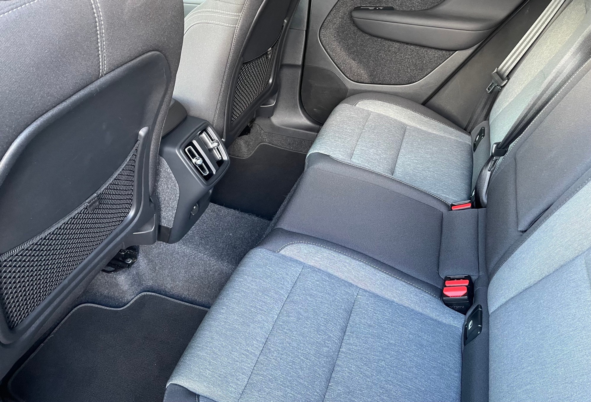 listing desktop thumbnail image 4