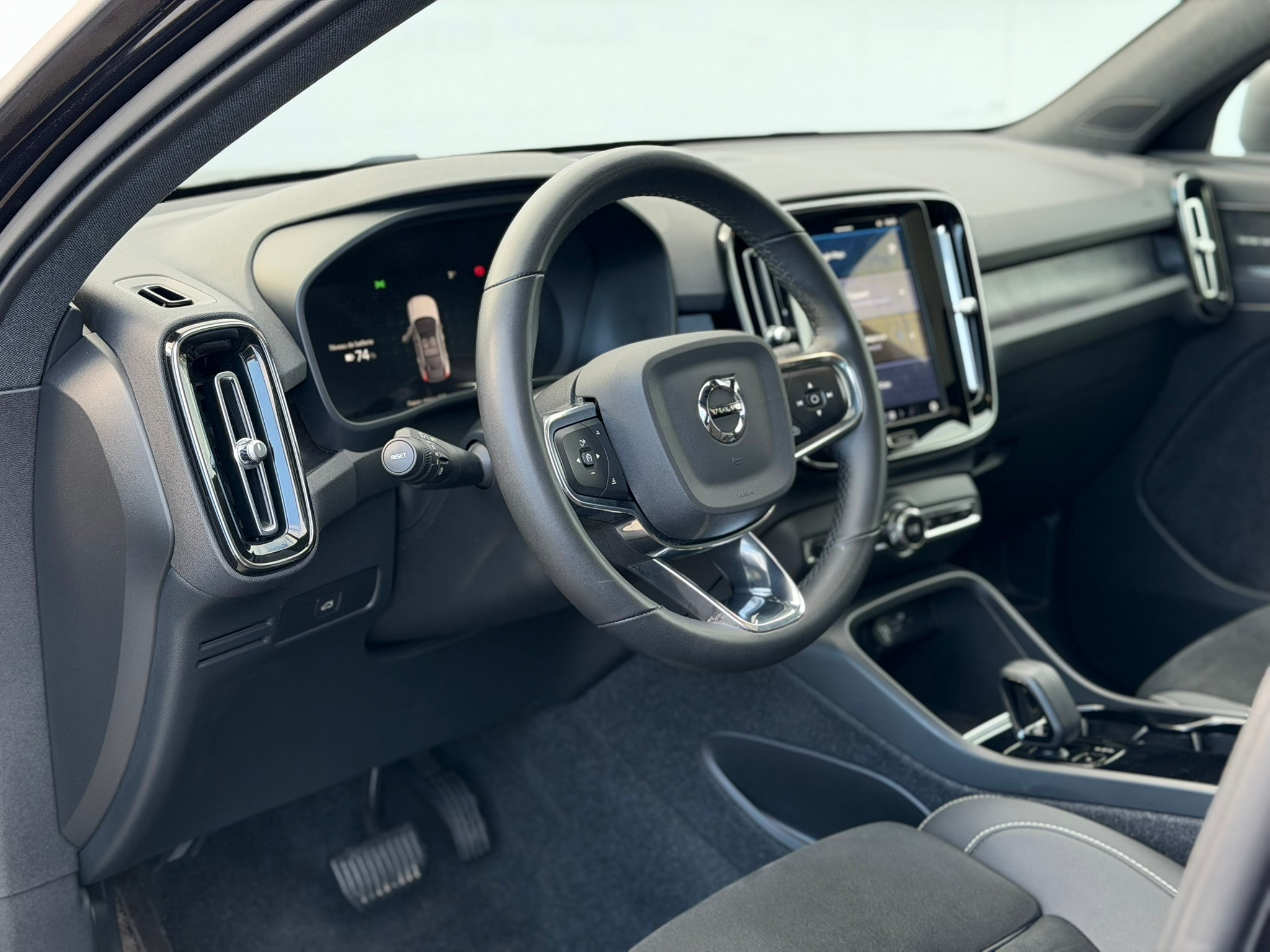 listing desktop thumbnail image 6