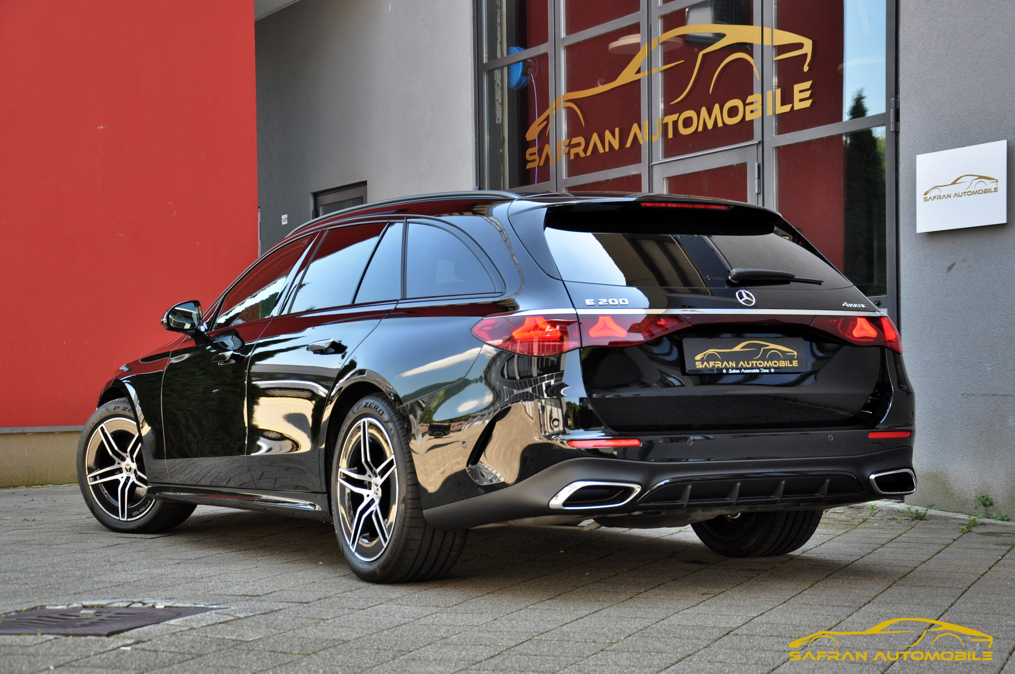 listing desktop thumbnail image 4