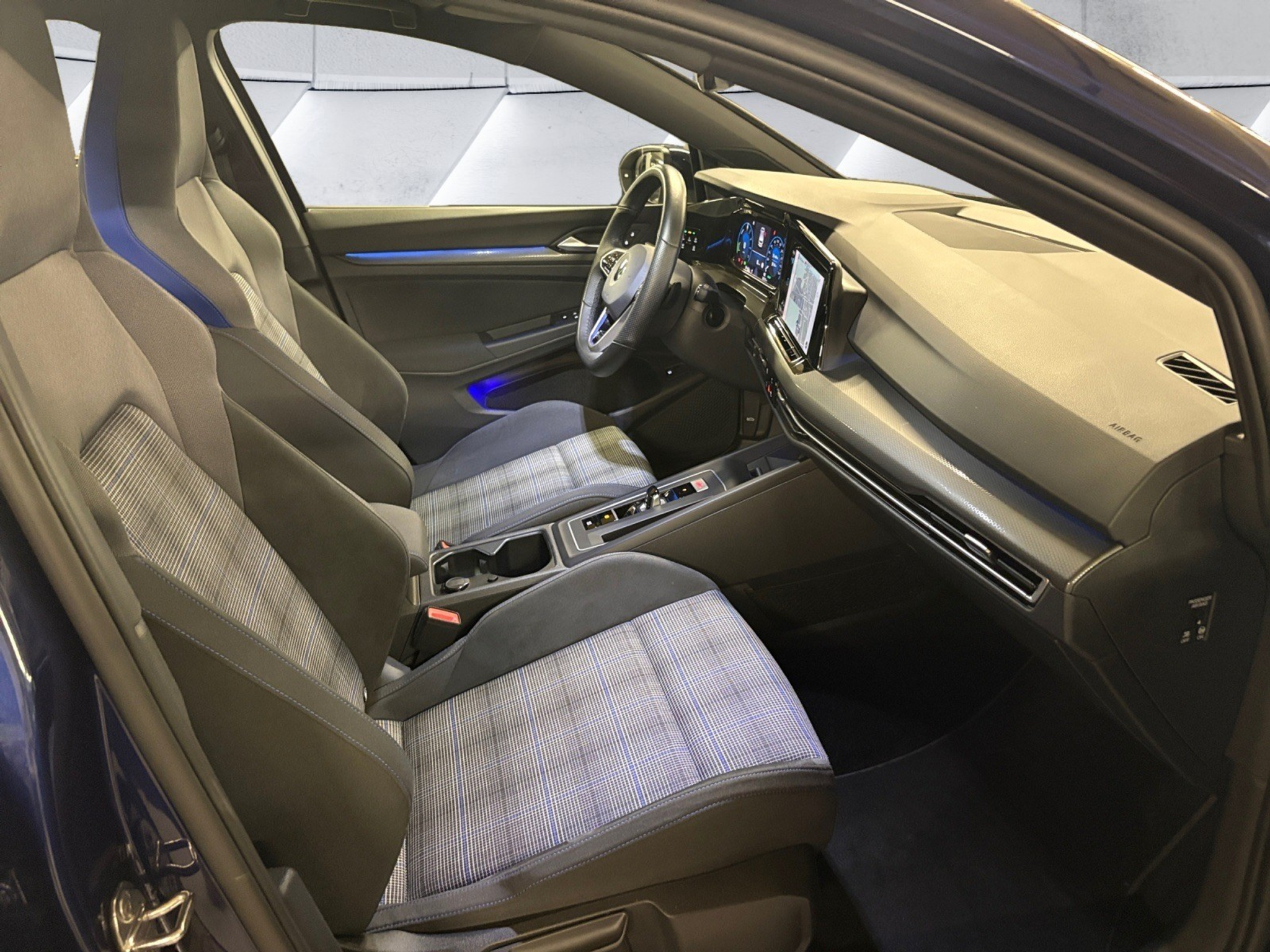 listing desktop thumbnail image 12