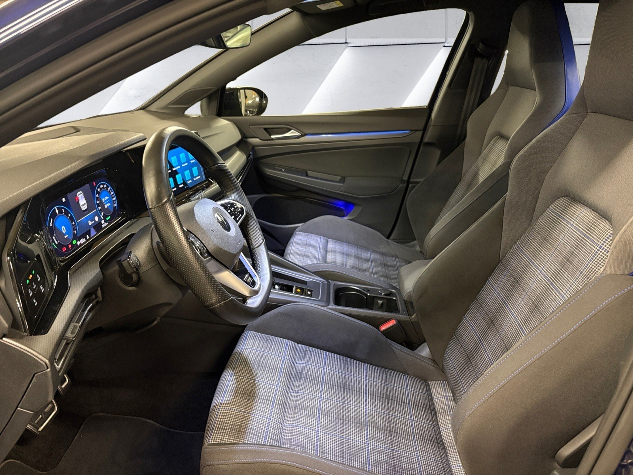 listing desktop thumbnail image 11