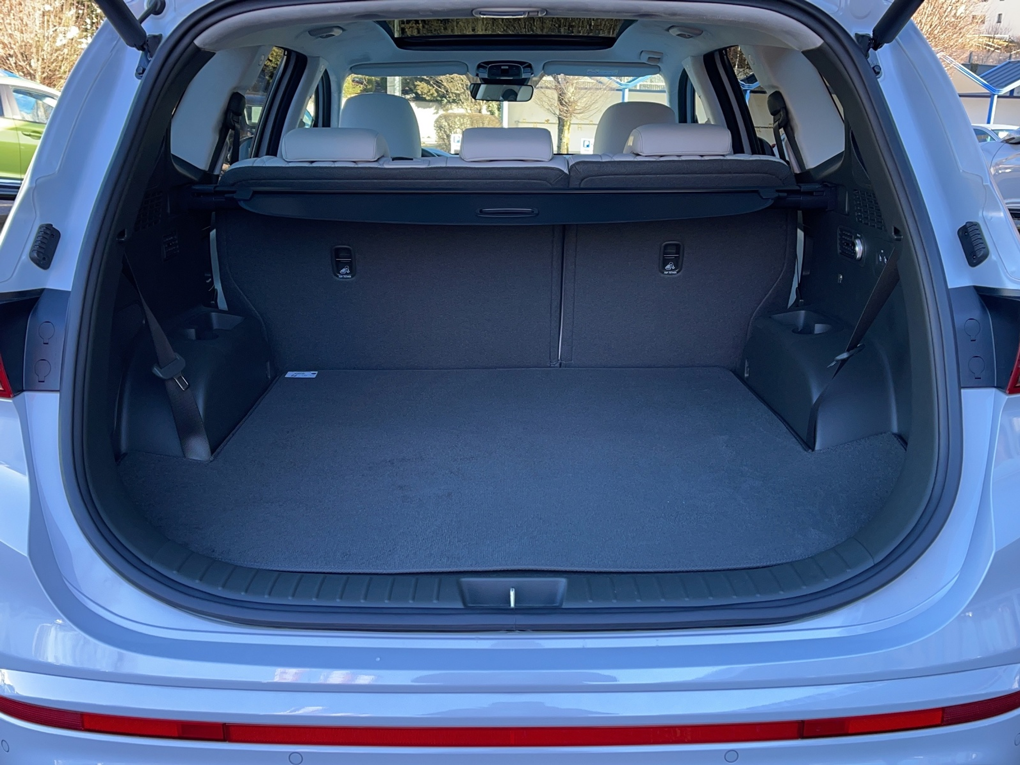 listing desktop thumbnail image 4