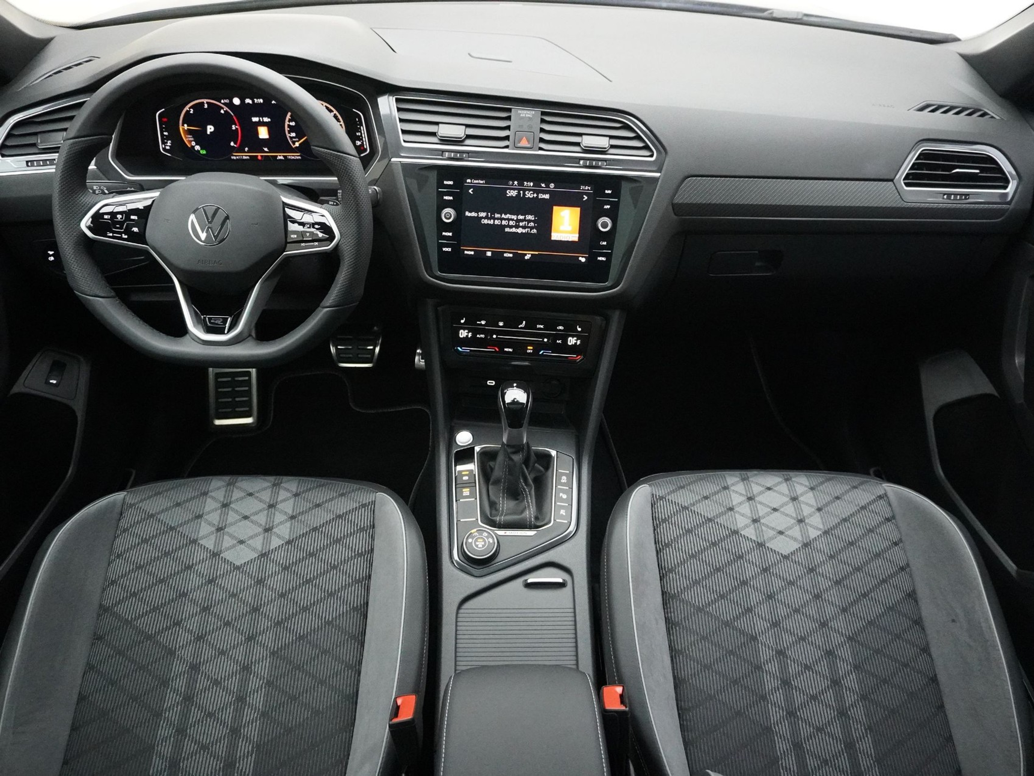 listing desktop thumbnail image 15