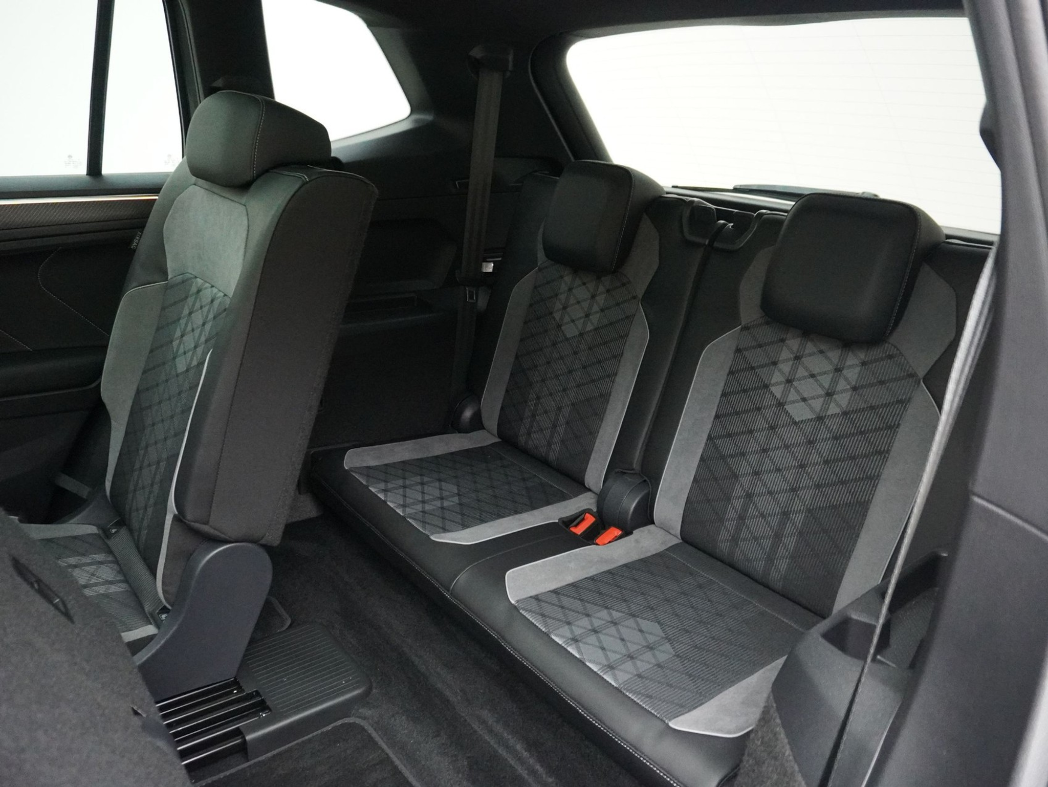 listing desktop thumbnail image 13