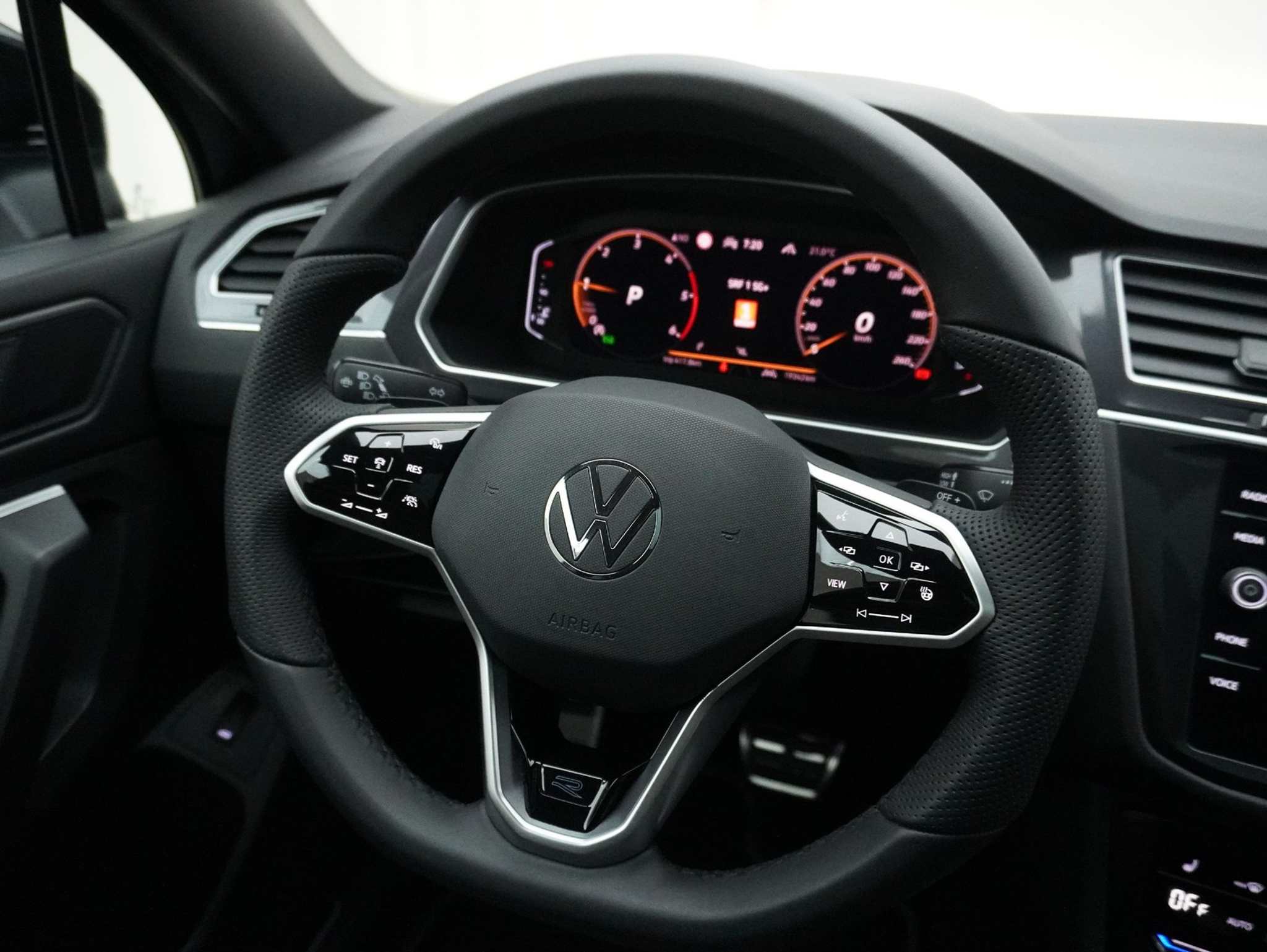 listing desktop thumbnail image 10