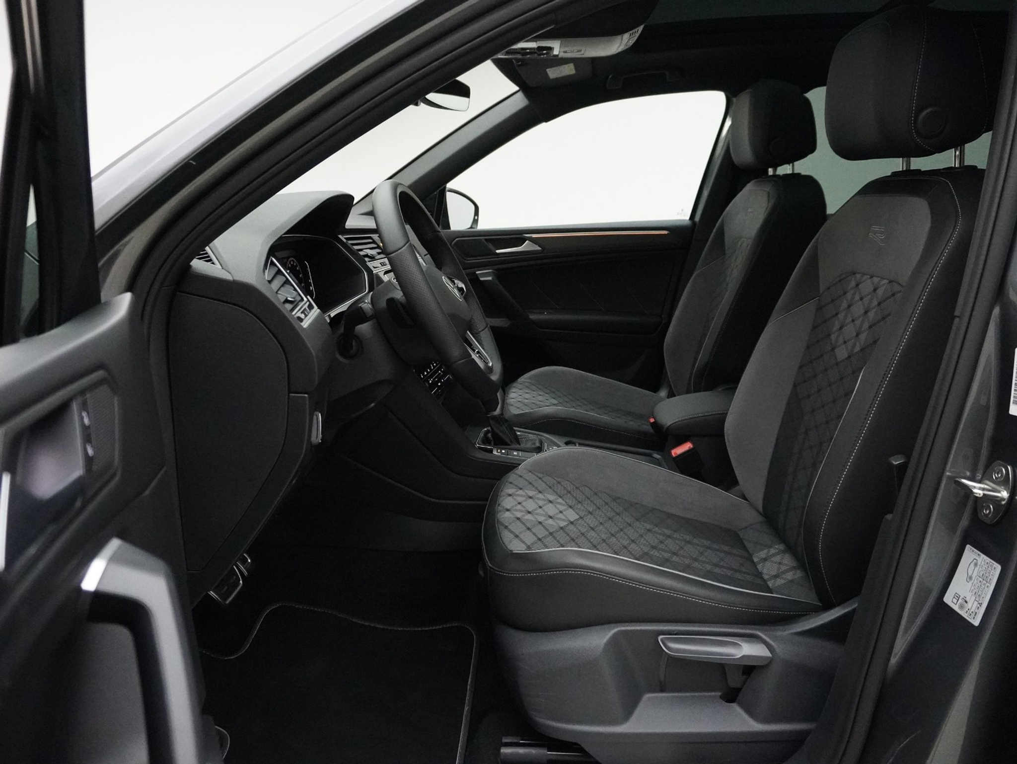 listing desktop thumbnail image 8