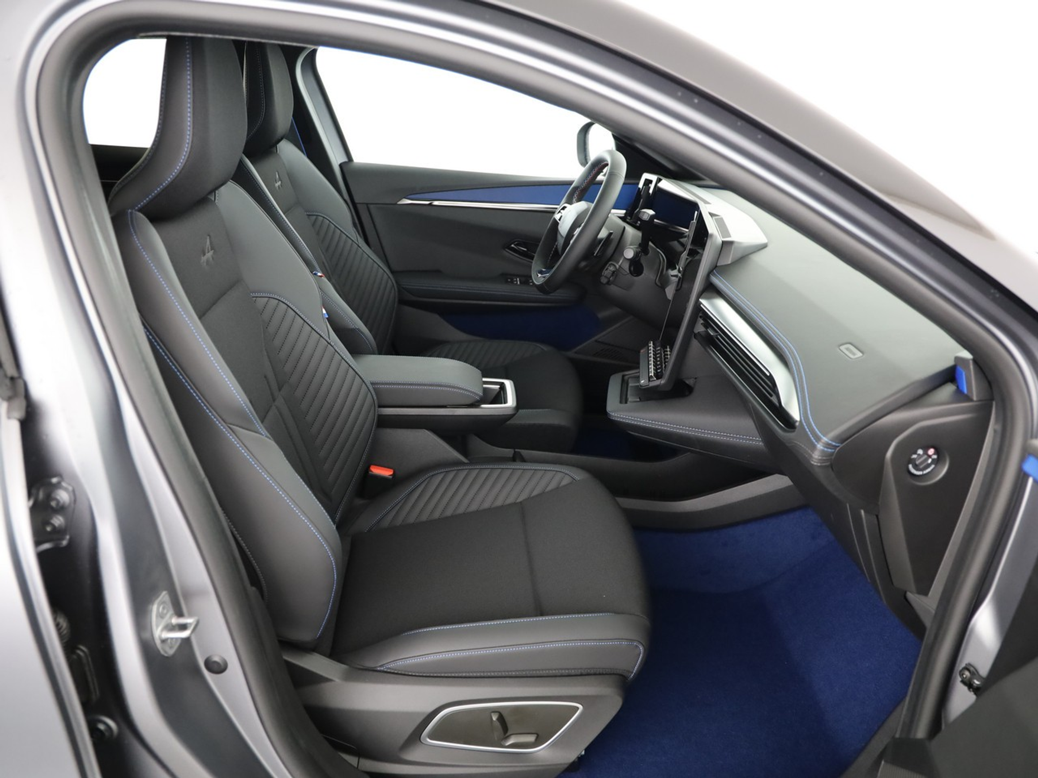 listing desktop thumbnail image 6