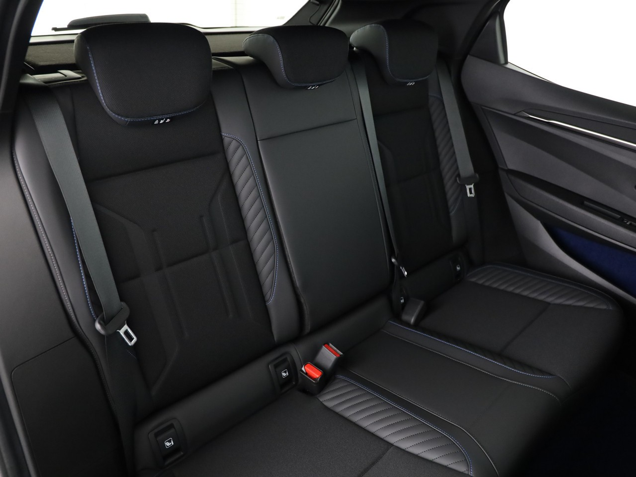 listing desktop thumbnail image 7