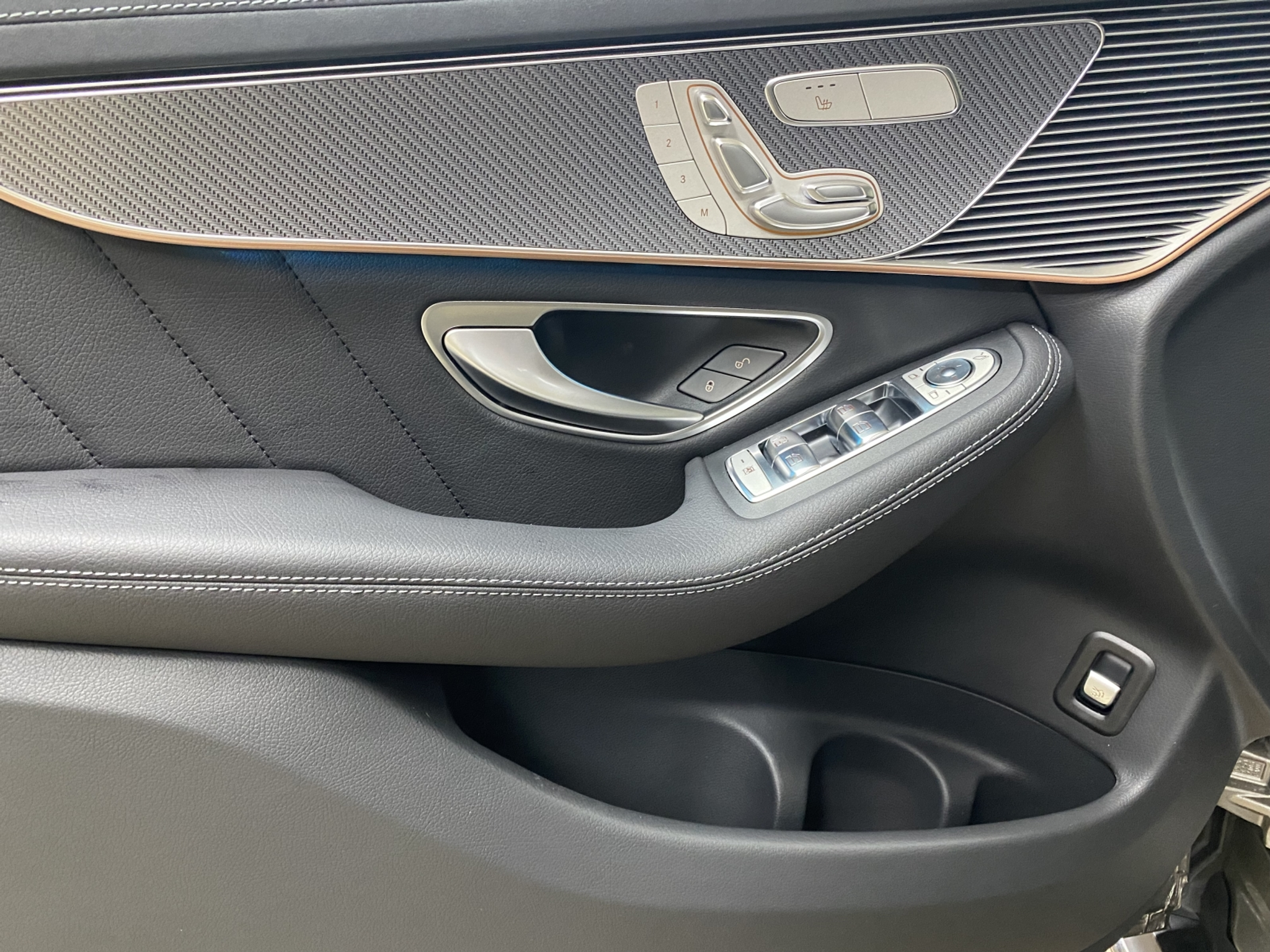 listing desktop thumbnail image 10