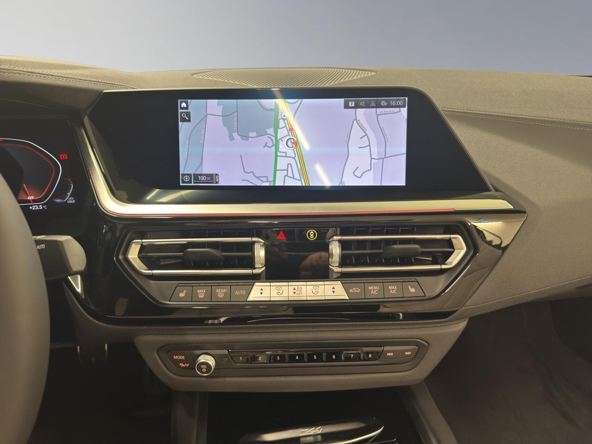 listing desktop thumbnail image 16