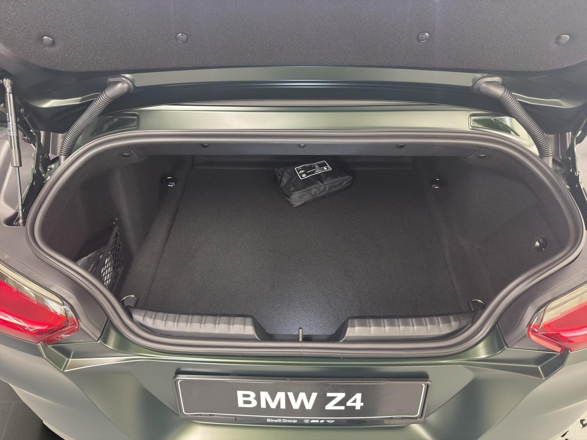 listing desktop thumbnail image 9