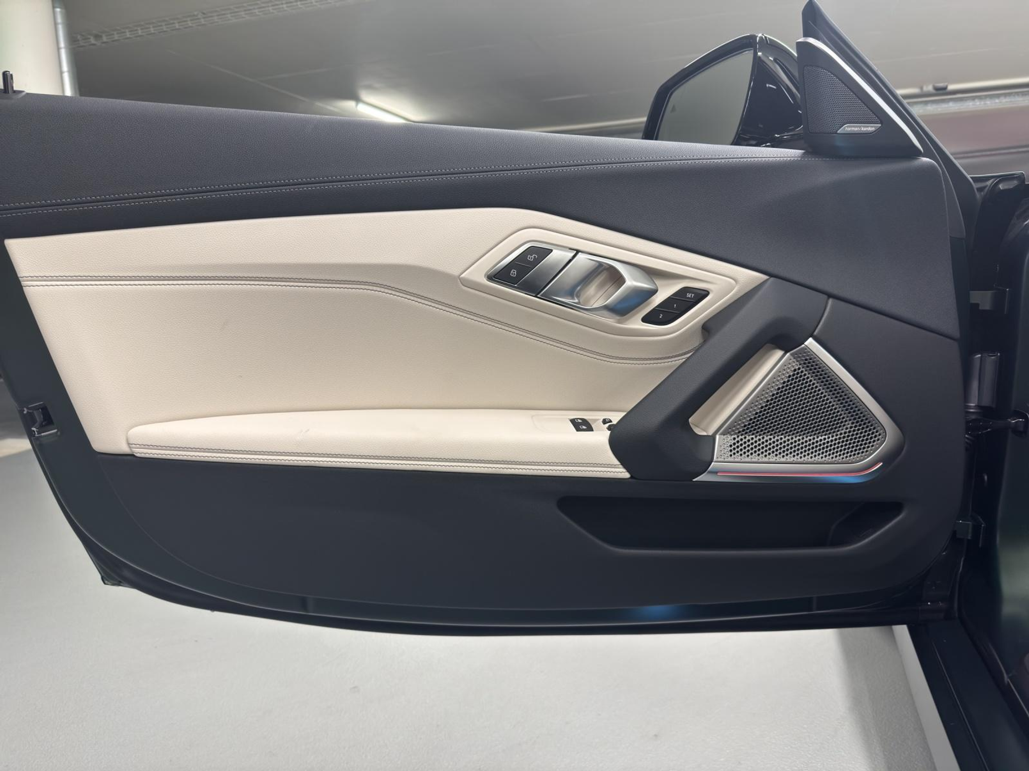 listing desktop thumbnail image 12