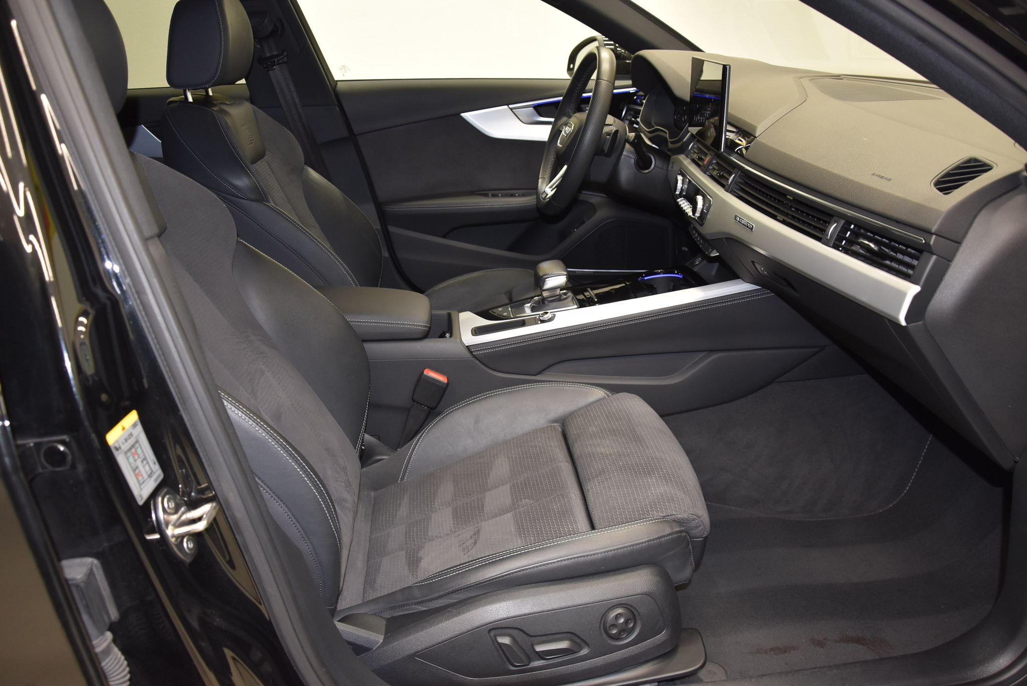 listing desktop thumbnail image 2