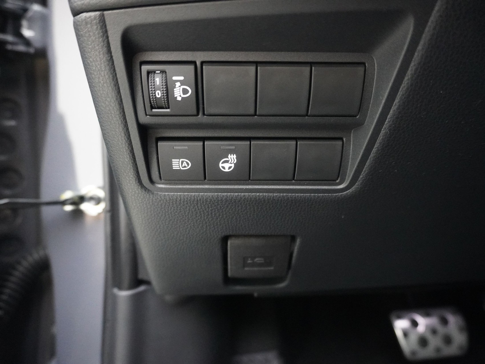 listing desktop thumbnail image 18