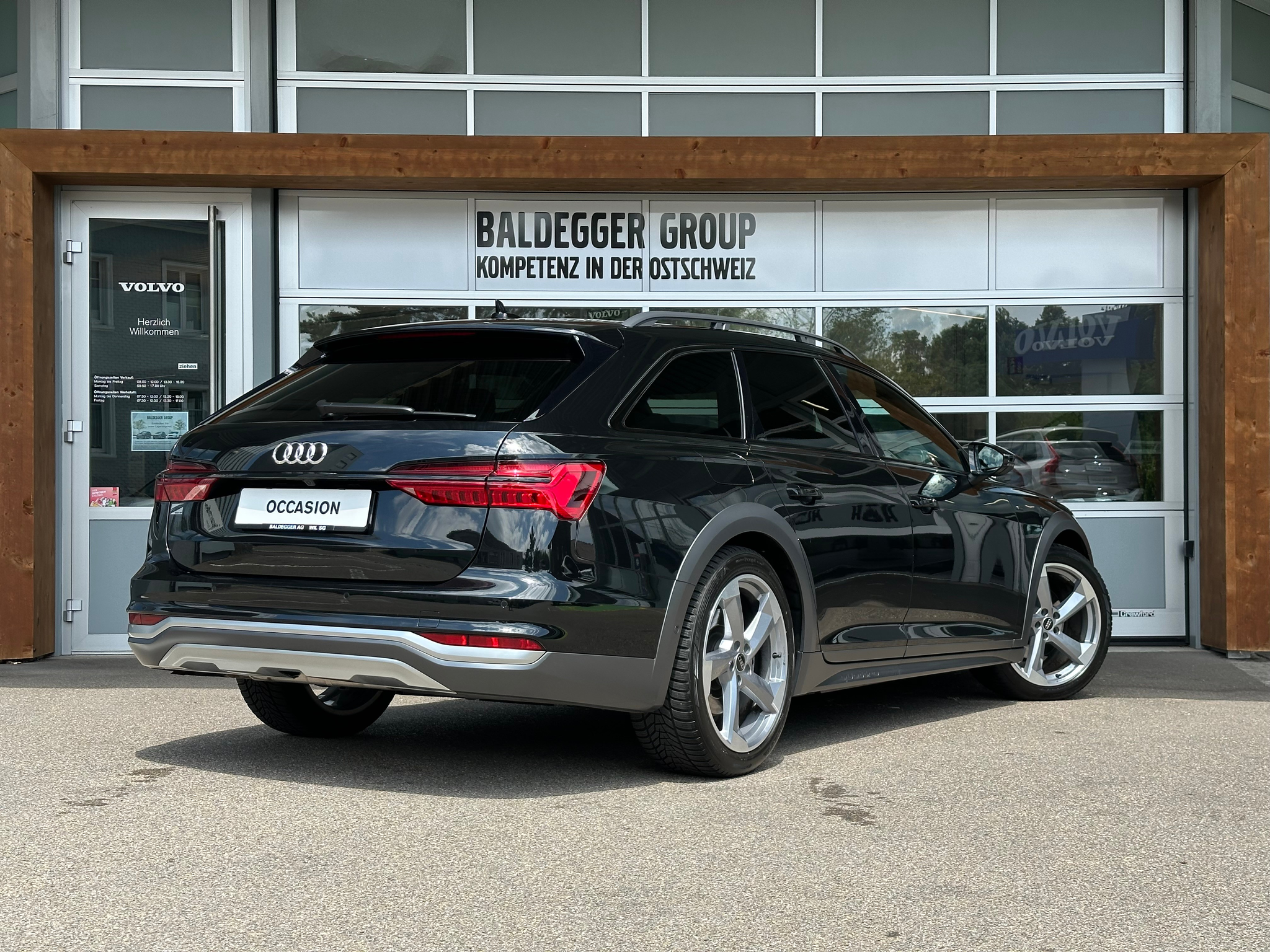 listing desktop thumbnail image 2