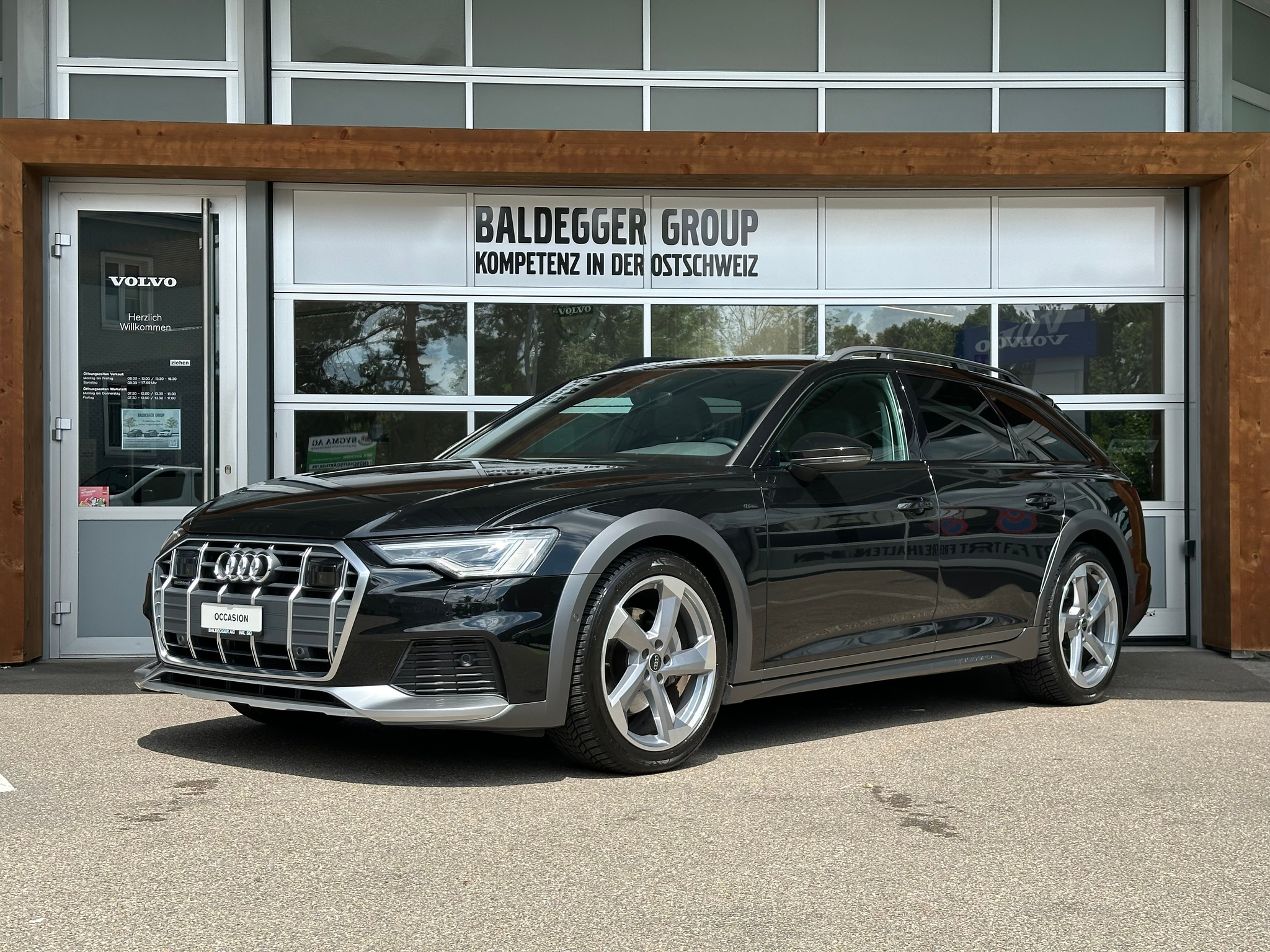 listing desktop thumbnail image 1